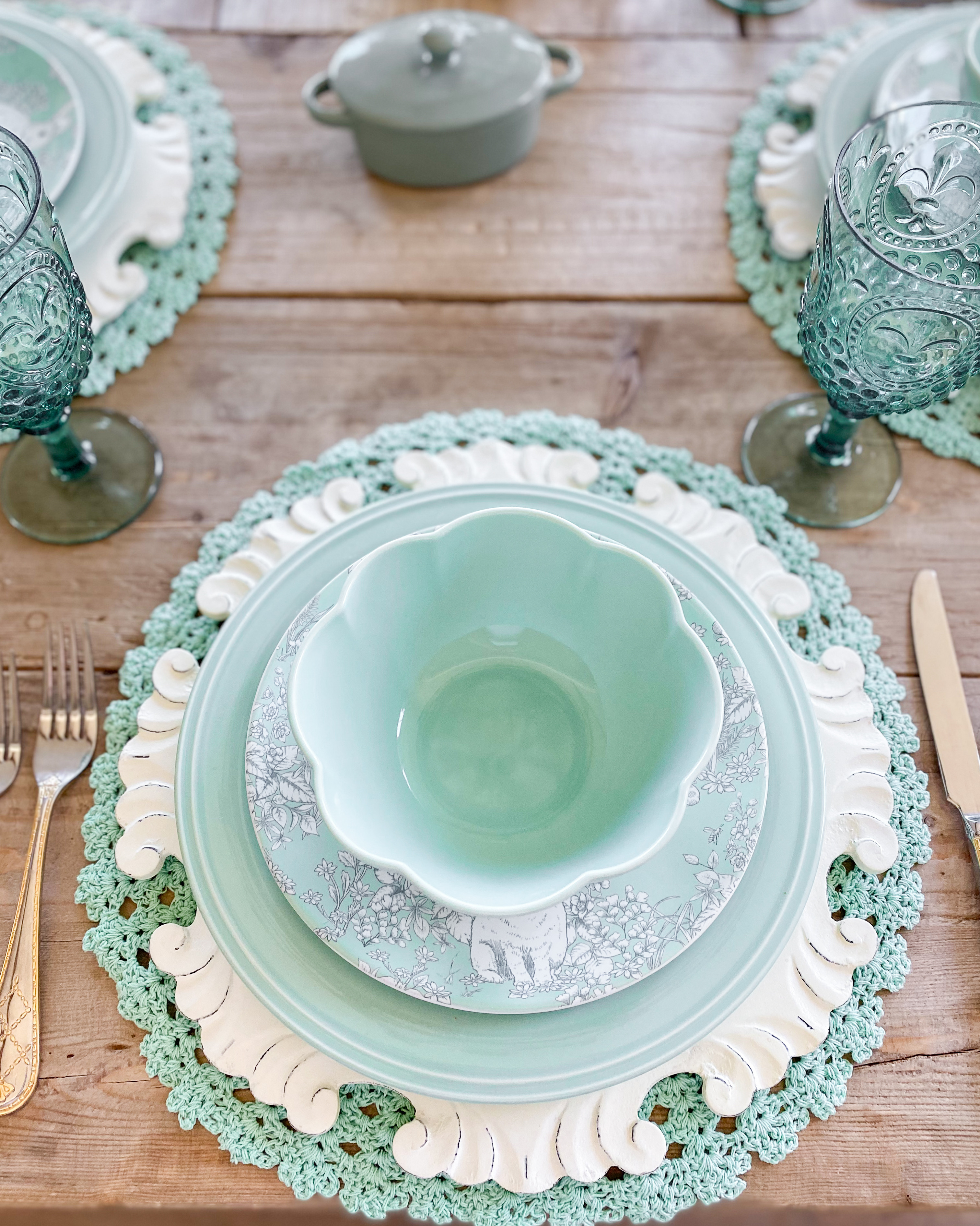 Looking for fresh spring tablescape ideas?  This beautiful Easter table setting features a classic mix of mint green and white, perfect for your next brunch or garden party.
#SpringTablescape #TablescapeIdes #EasterDecor #DiningDecor #SpringHosting #HomeWithHollyJ 

 #LTKfoodie #LTKSeasonal #LTKHome