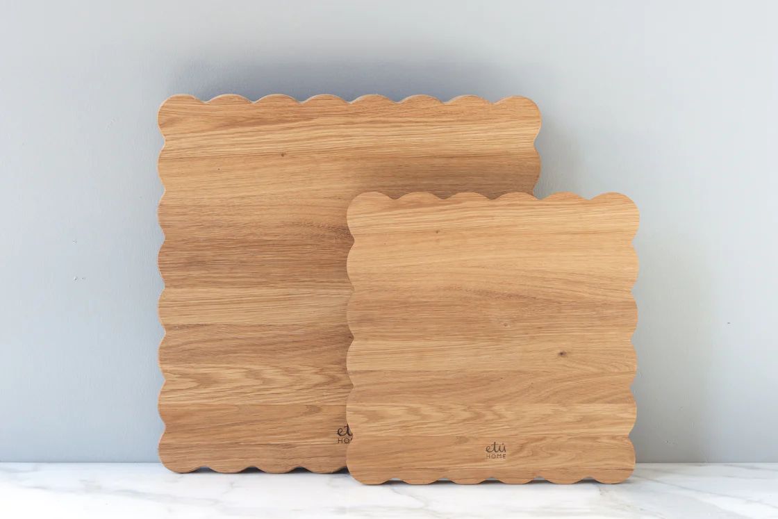 Square Scalloped Cutting Board, Small | etúHOME