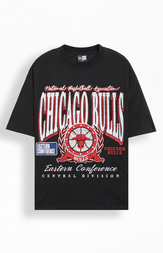 New Era Men's Chicago Bulls Oversized T-Shirt in Black - Size Large | PacSun