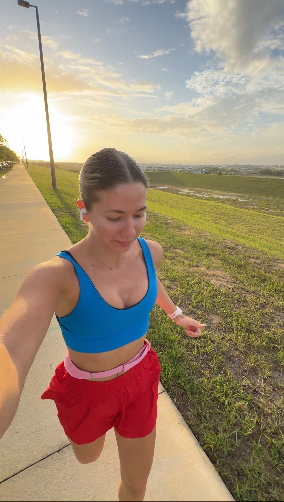 Red and Blue running outfit

#LTKActive #LTKfitnessgoals #LTKootd
