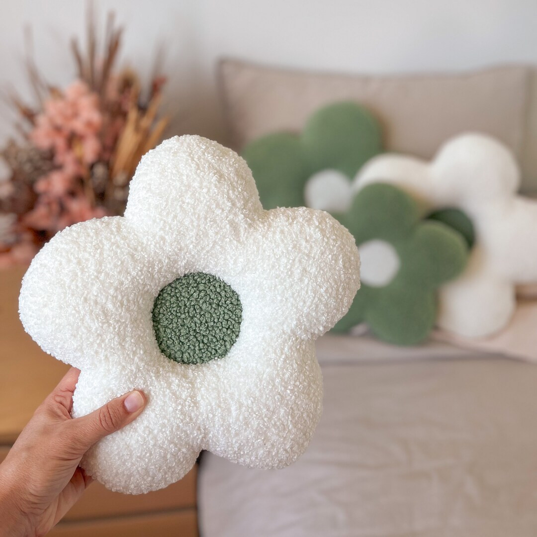 Green and White Daisy Flower Shaped Cushion Made With a - Etsy | Etsy (US)