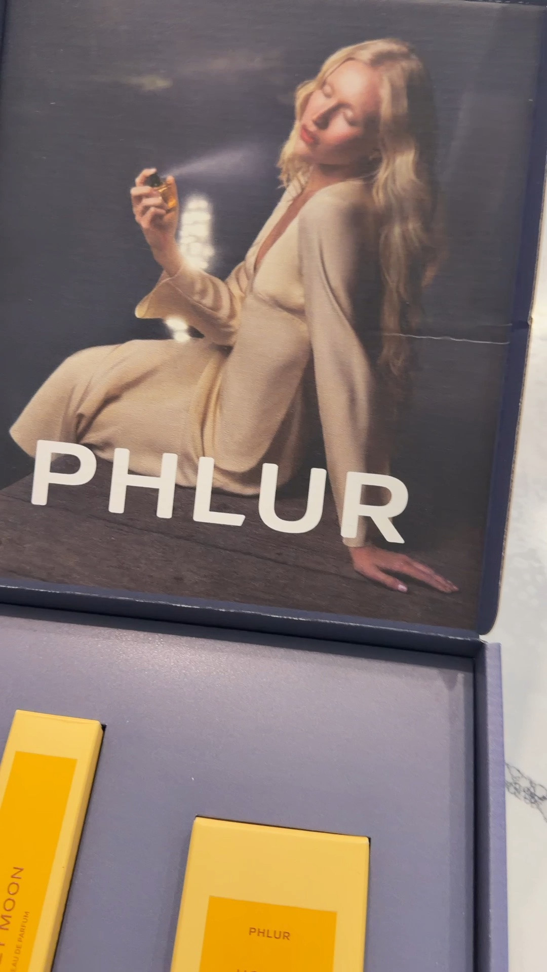 Scroll to shop! ✨ One of my favorite fragrances PHLUR. Everything is linked below.👇🏾

Desliza para comprar. ✨ Una de mis fragancias favoritas.

📲 Download the free LTK app & follow me @kirasfashionfinds to shop all my daily finds.

#LTKselfcare #LTKBeauty #LTKSaleAlert