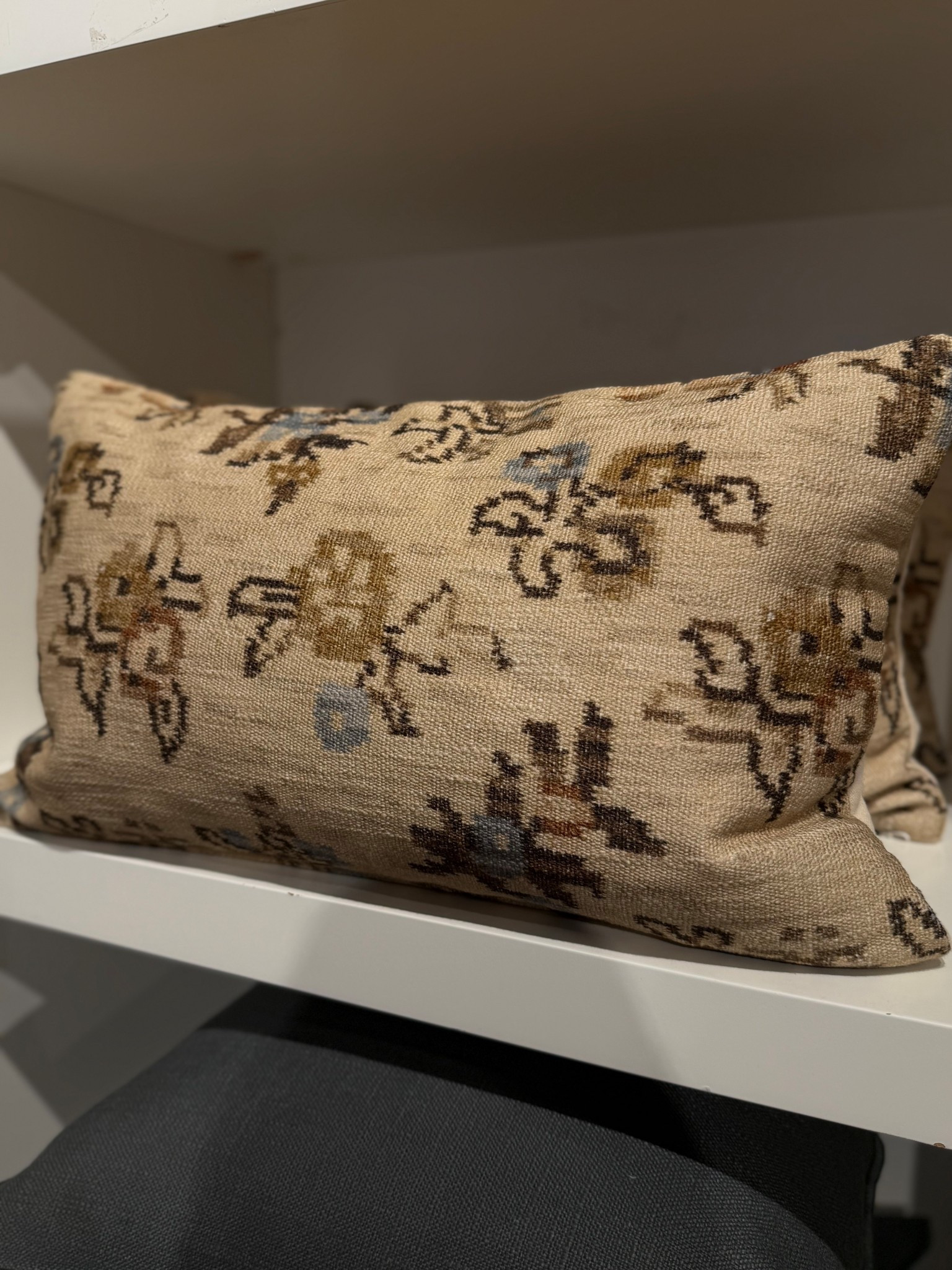 Obsessed with this pillow from west elm, very neutral and coordinated well, bed pillows, sofa pillows 

#LTKHome #LTKSaleAlert