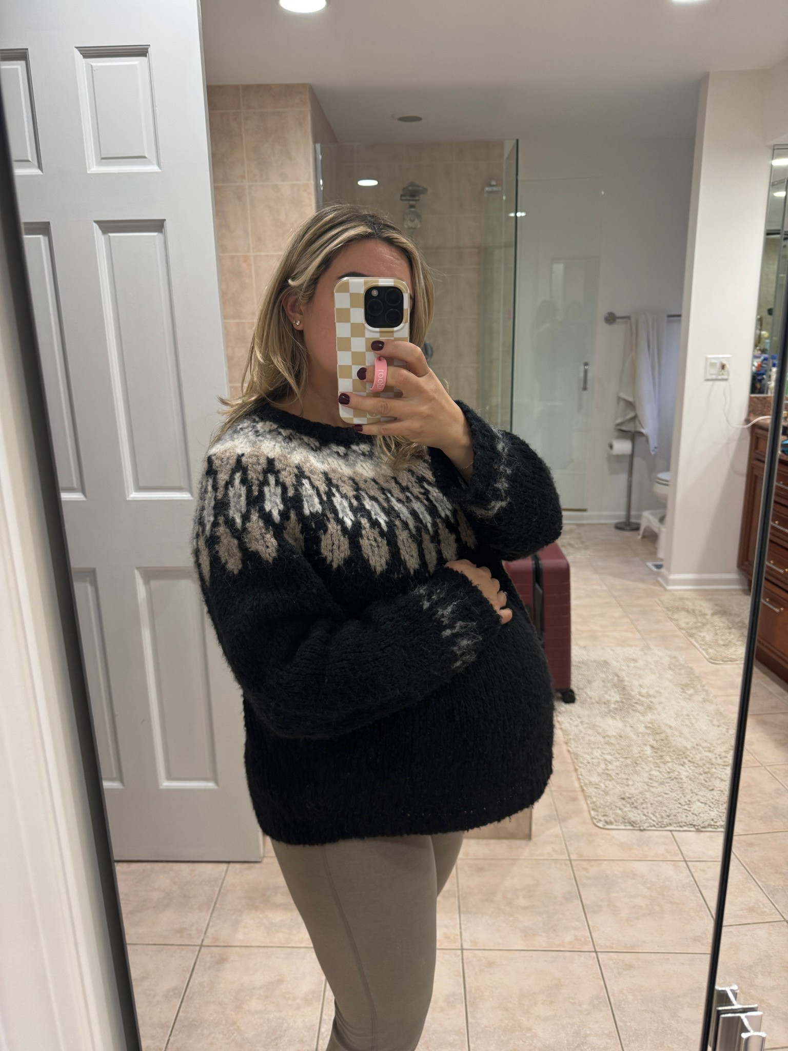 Another fair aisle moment! Splendid sweater, sized up for the bump! I also love beyond yoga maternity leggings. They are so soft and stretchy. 

#LTKBump