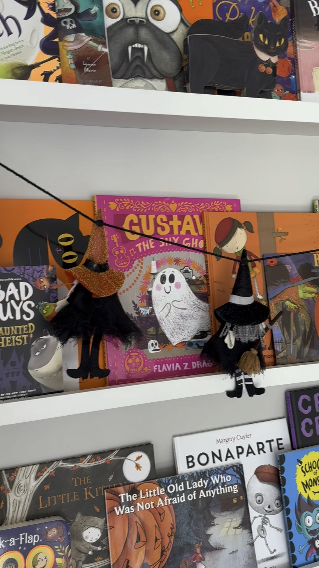 Halloween book shelfie 

#LTKSaleAlert #LTKKids #LTKHalloween