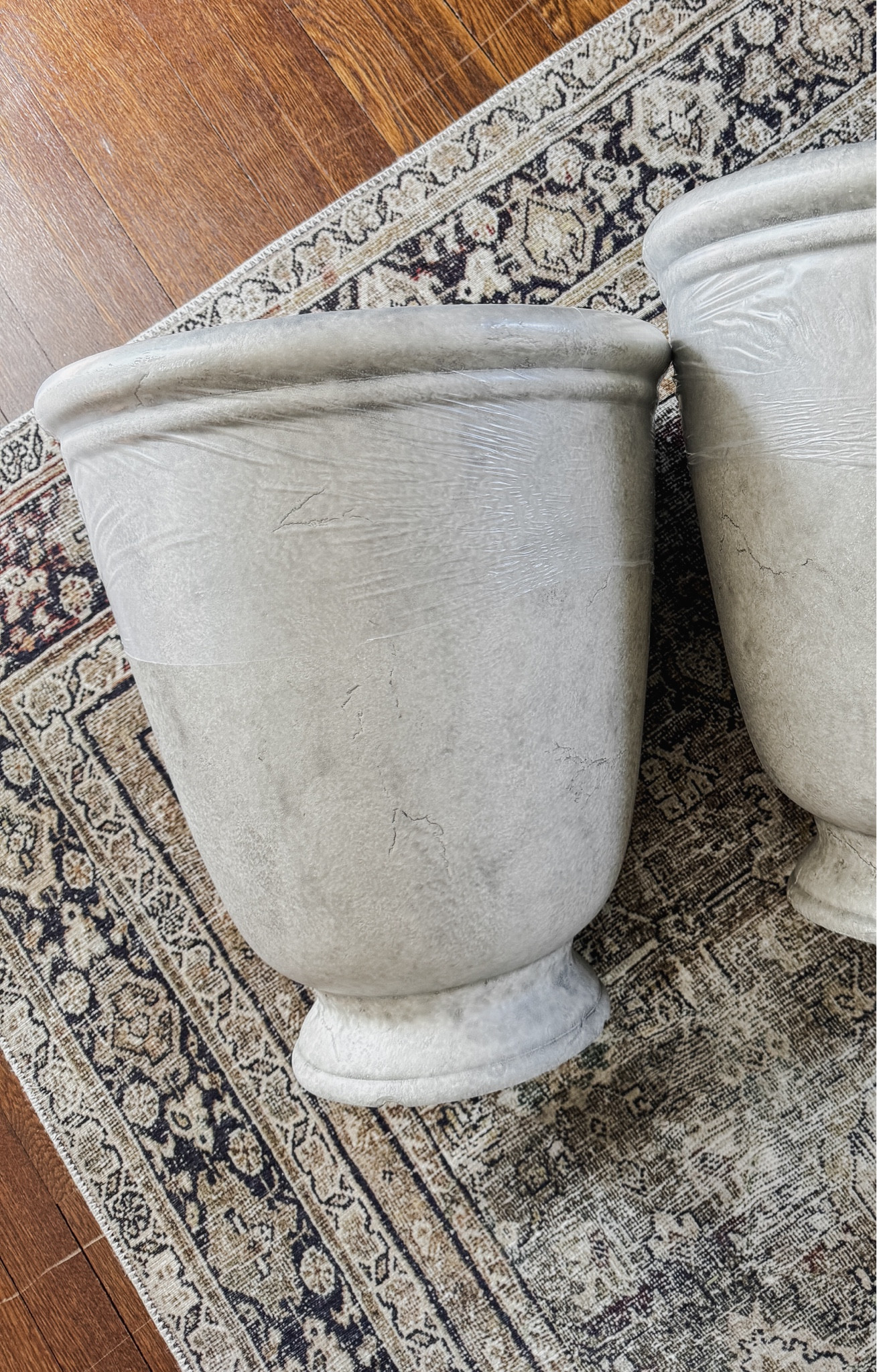 Gorgeous rustic urn planters under $20 🪴 

#walmart #walmartfinds #planters #spring

#LTKSeasonal #LTKfindsunder50 #LTKhome