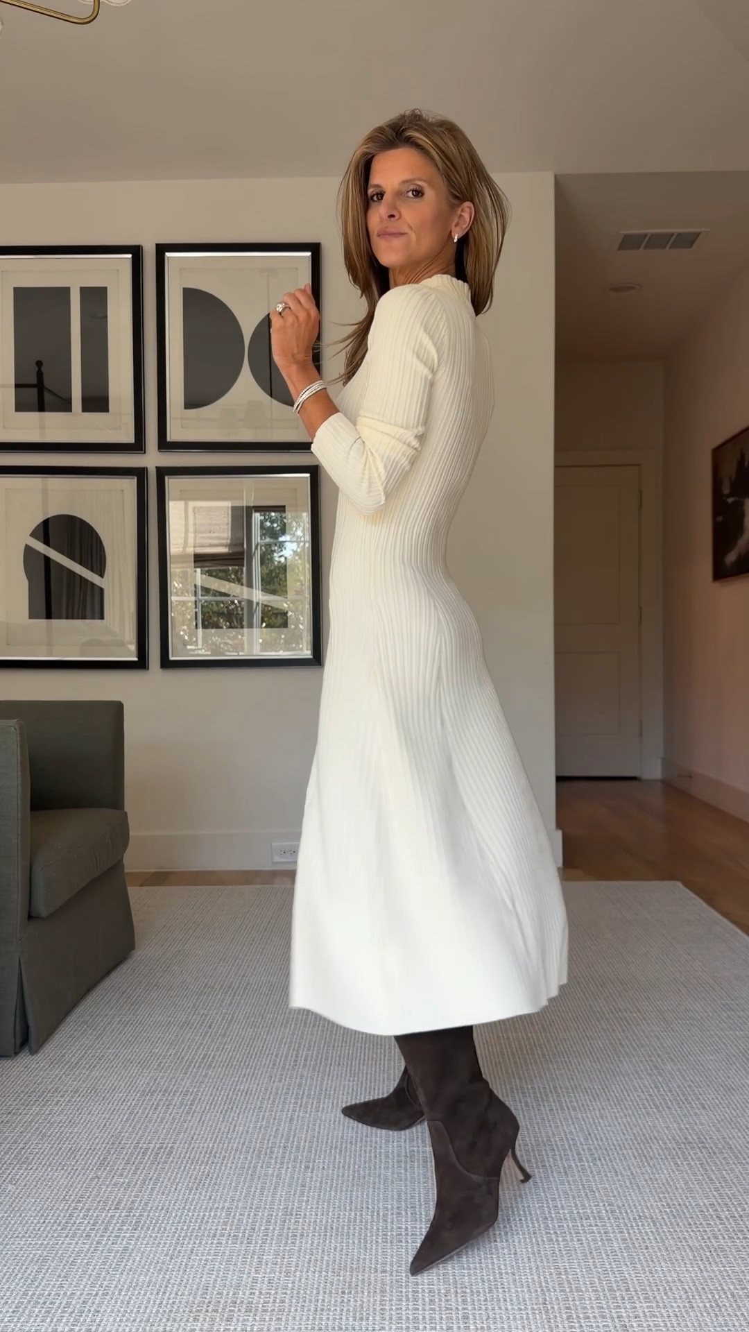 This is such a good maxi sweater dress it’s available during the Technical friends and family sale. I’m wearing an extra extra small going to be perfect for fall events.