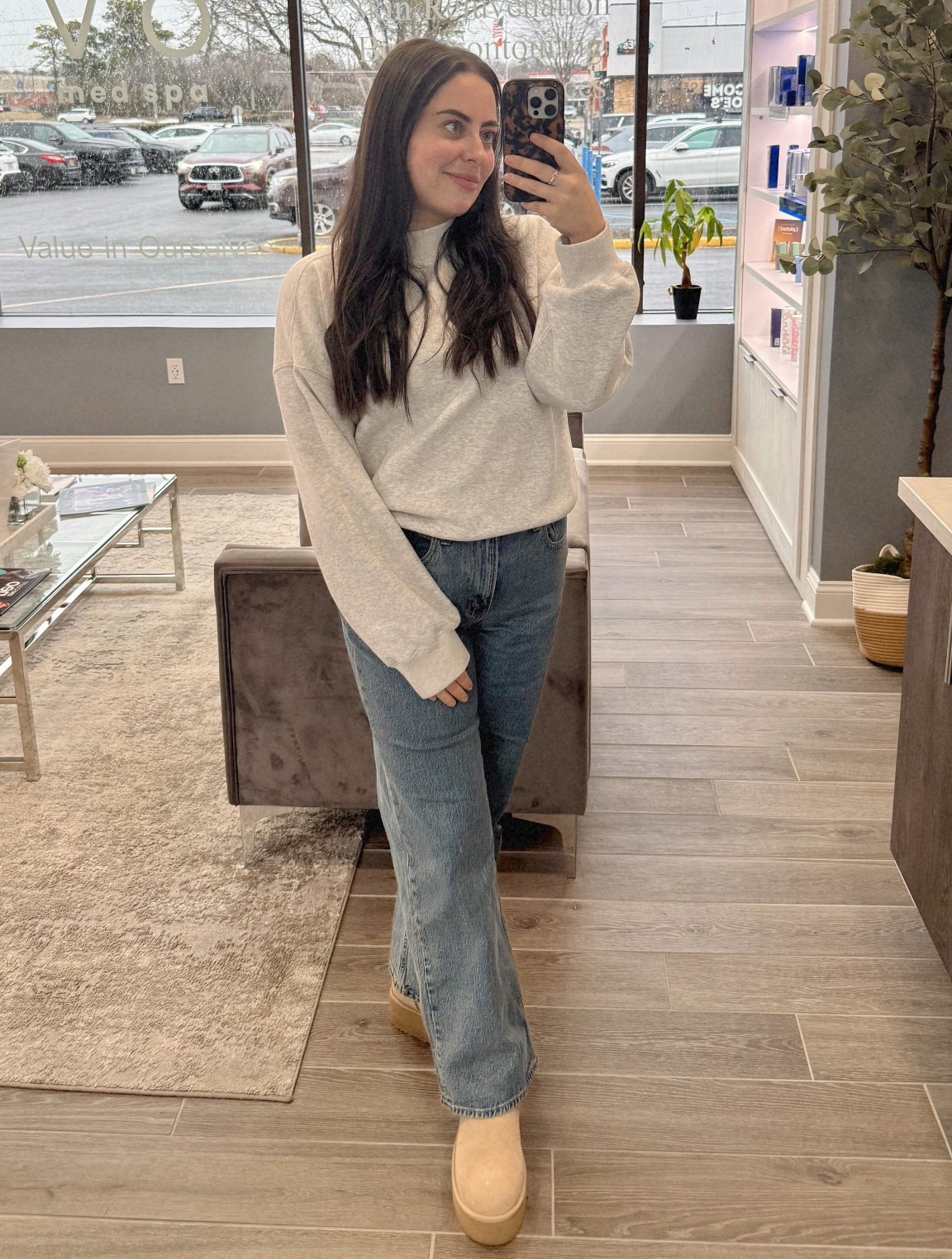 running errands but make it cute 🤍
all Abercrombie + my platform UGGs.
obsessed with this soft mock neck sweatshirt and straight leg jeans. they’re the perfect high rise and relaxed fit and give a good lift on the butt. 
linking my whole look here.

#LTKootd #LTKmomlife #LTKFindsUnder100