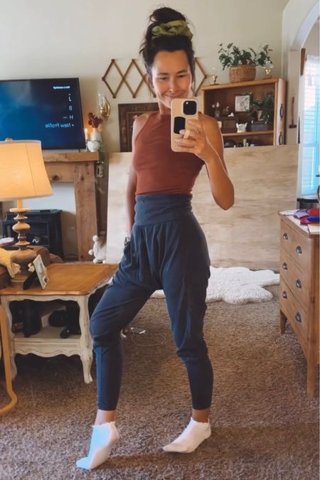 My Harem pants from my stories today! They are so comfy. I’m wearing an xs. I would say they are TTS, if in between, size up 

#LTKfindsunder100 #LTKstyletip #LTKfitness