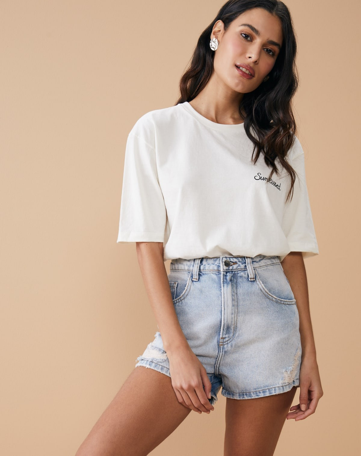 SHORTS JEANS MOM COM PUÍDOS | Amaro (BR)