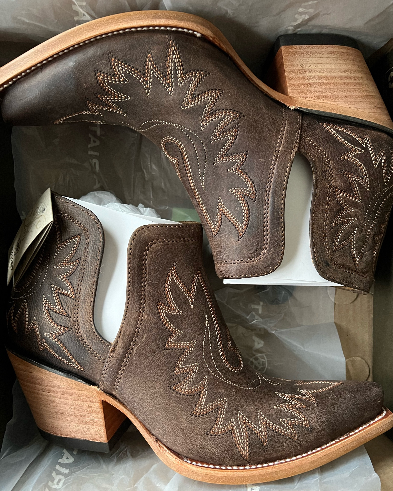 The boots you didn’t know you needed 🤩 

#Ariat #WesternWear #CowboyBoots #Western #Country #WesternFashion #AriatBoots 

#LTKfamily #LTKFind #LTKstyletip