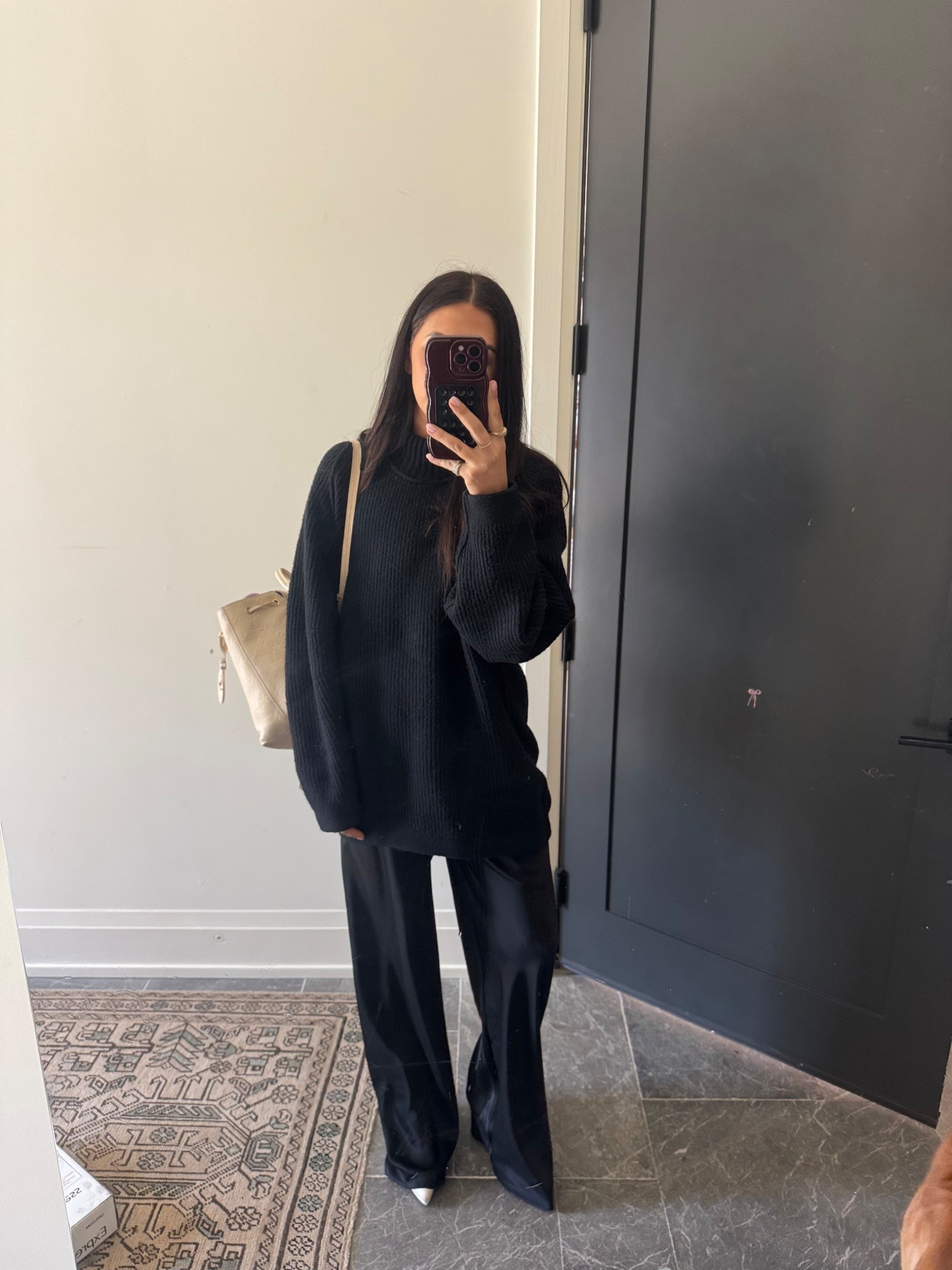 Have been LOVING a satin pant look lately. These are $$$ but I found a pair of Amazon ones that I love more…& they’re way more affordable will link here!

Dressupbuttercup.com #dressupbuttercup #dederaad 

#LTKdayinmylife #LTKFindsUnder100 #LTKGiftGuide