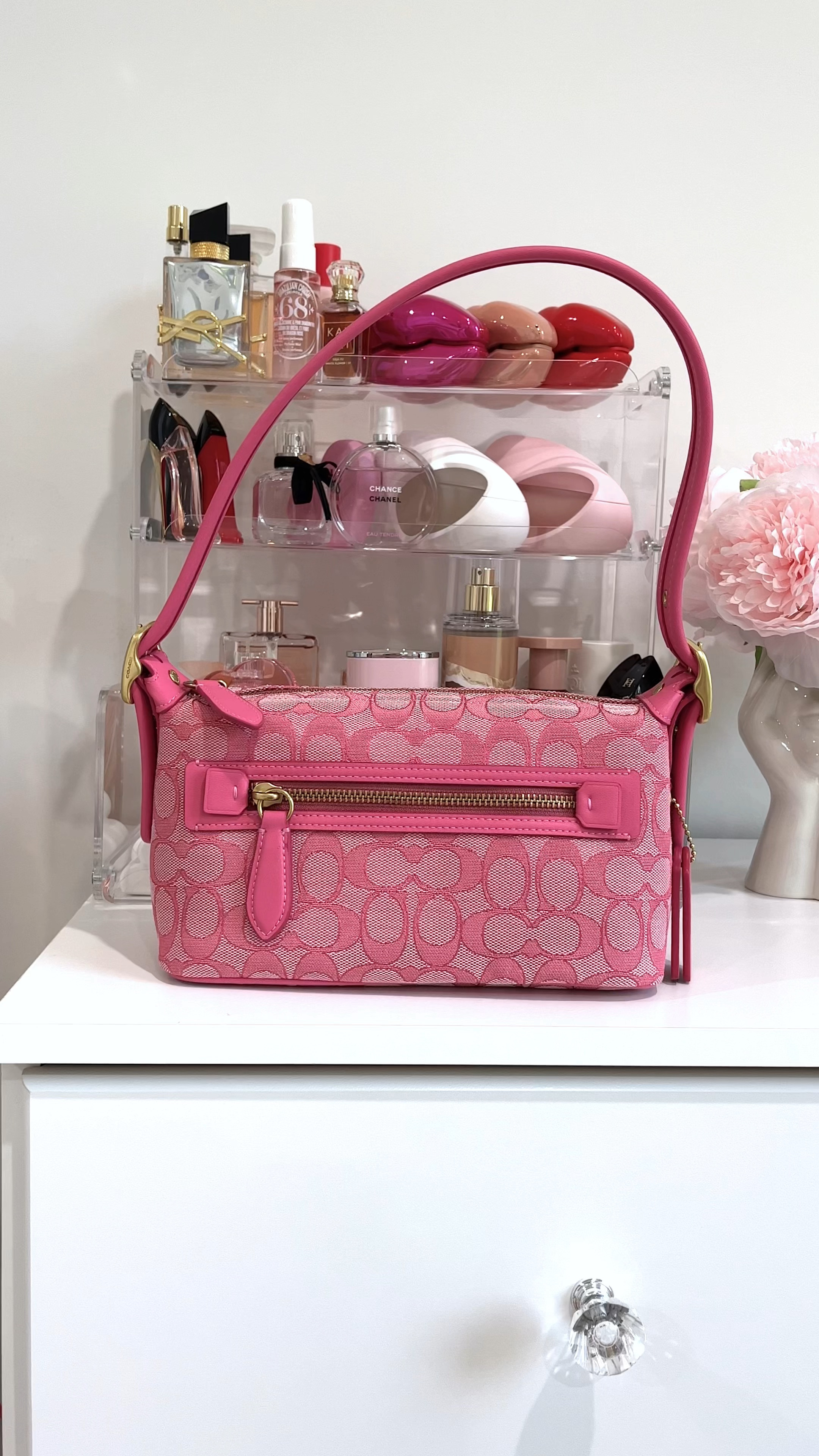 this pink Coach bag is everything & it’s currently on sale 🩷 

#LTKsalealert #LTKVideo #LTKGiftGuide