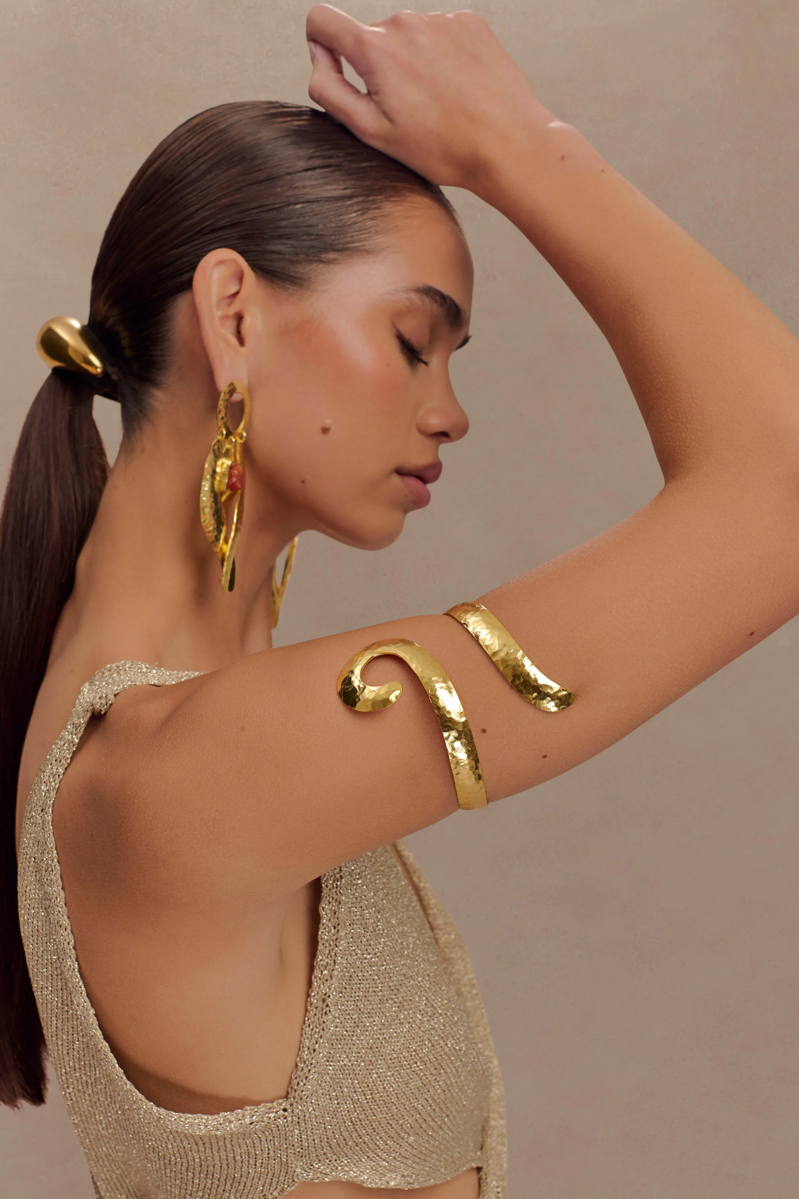 Textured Swirl Arm Band - Gold | MESHKI US