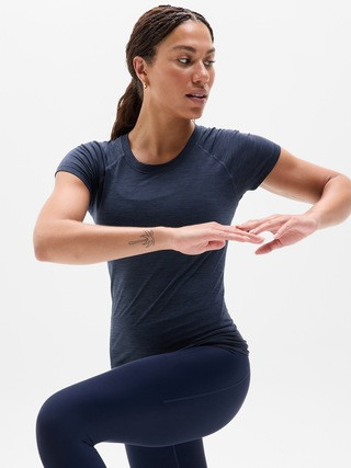Momentum Seamless Tee | Athleta