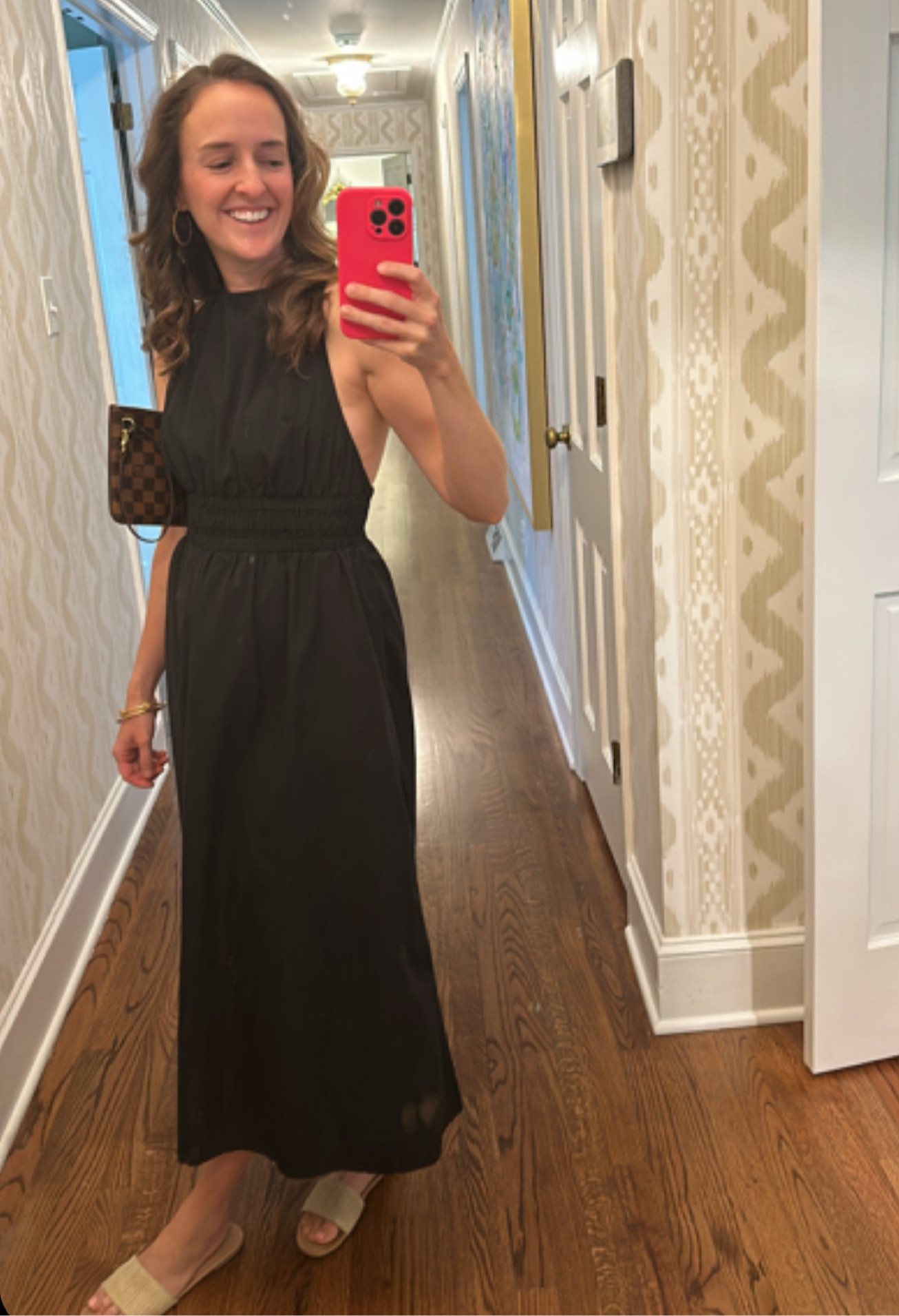 Saturday night couples date night fit. I don’t usually wear black but this dress is 💯 Paired with my fav slides and my go to jewelry that goes with everything. I felt tres chic 💁🏻‍♀️