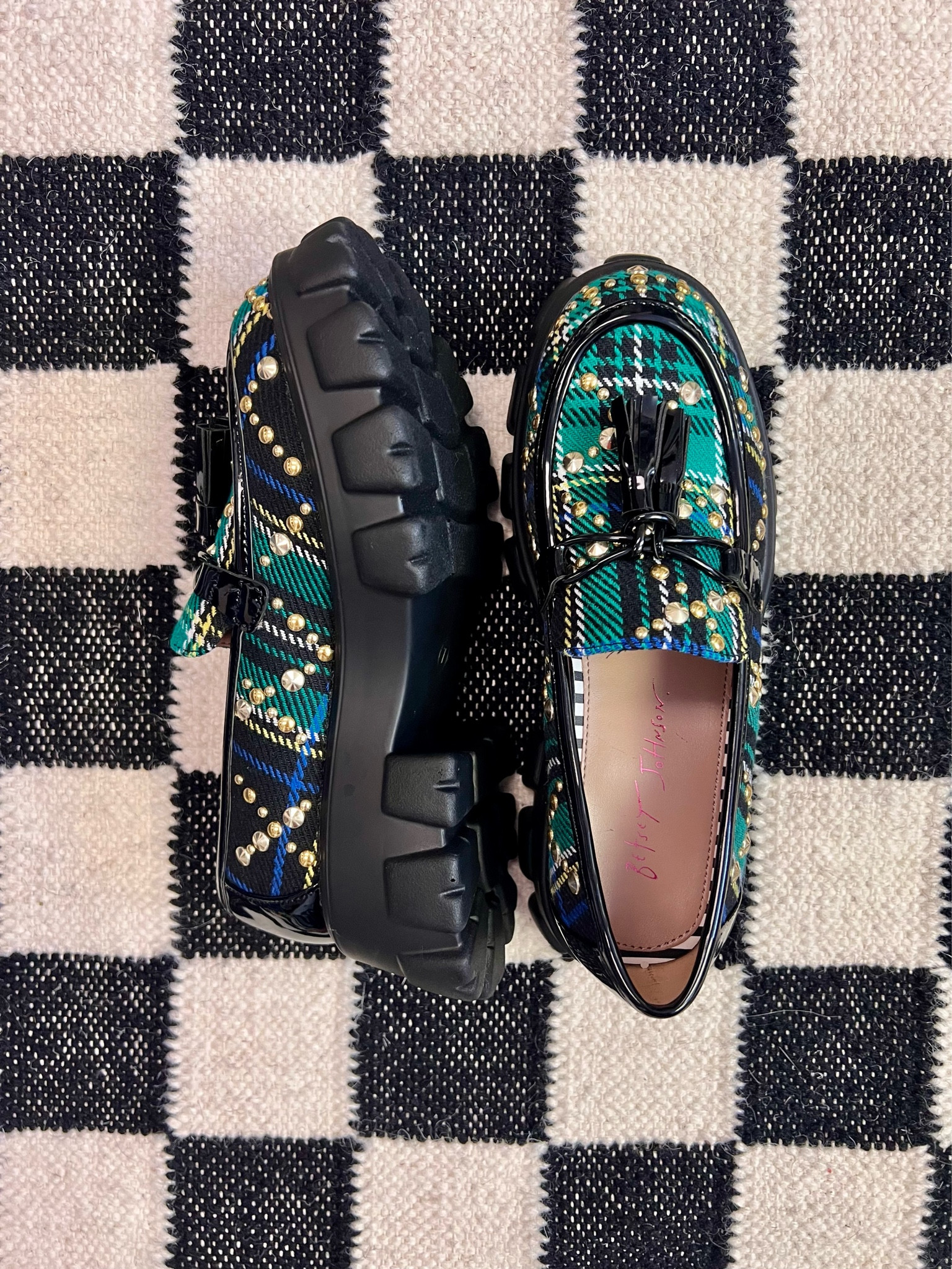 Plaid Lug Loafers •• TTS 

#loafers #loafer  How to style loafers, platform loafers, lug loafers, penny loafers, what to wear with loafers, fall loafers, black loafers, shiny loafers, how to wear loafers, loafers stylish, stylish loafers, loafer style, loafers style, loafers fashion, loafers outfit, outfit with loafers, loafers ootd, casual loafers outfit, workwear loafers outfit #workwear #work #outfit #workwearoutfit #workwearstyle #workwearfashion #workwearinspo #workoutfit #workstyle #workoutfitinspo #workoutfitinspiration #worklook #workfashion #officelook #office #officeoutfit #officeoutfitinspo #officeoutfitinspiration #officestyle #workstyle #workfashion #officefashion #inspo #inspiration #slacks #trousers #professional #professionalstyle #professionaloutfit #professionaloutfitinspo #professionaloutfitinspiration #professionalfashion #professionallook #dresspants #green #olive #olivegreen #hunter #huntergreen #kelly #kellygreen #forest #forestgreen #greenoutfit #outfitwithgreen #greenstyle #greenoutfitinspo #greenlook #greenoutfitinspiration #flannel #shirt #buttondown #buttonup #button #flannelshirt #plaid #plaidshirt #flannelstyle #flannellook #flanneloutfit #flanneloutfitidea #flanneloutfitinspo #grunge #grungeoutfit #grungestyle #grungelook  

#LTKshoecrush #LTKfindsunder100 #LTKworkwear