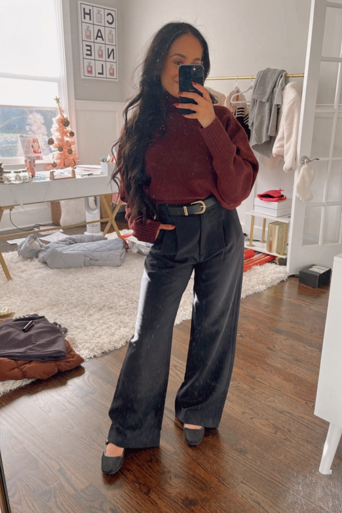 Abercrombie Sloane pants
Tailored pants
Outfit inspo
Burgundy sweater is from Zara 2142/170

#LTKStyleTip #LTKWorkwear #LTKSaleAlert
