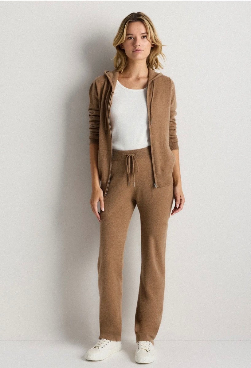 I'm currently living in my cashmere sweats.  They are a bit of a splurge, but so worth it. These would make such a beautiful gift.

#LTKCyberWeek #LTKdayinmylife #LTKGiftGuide