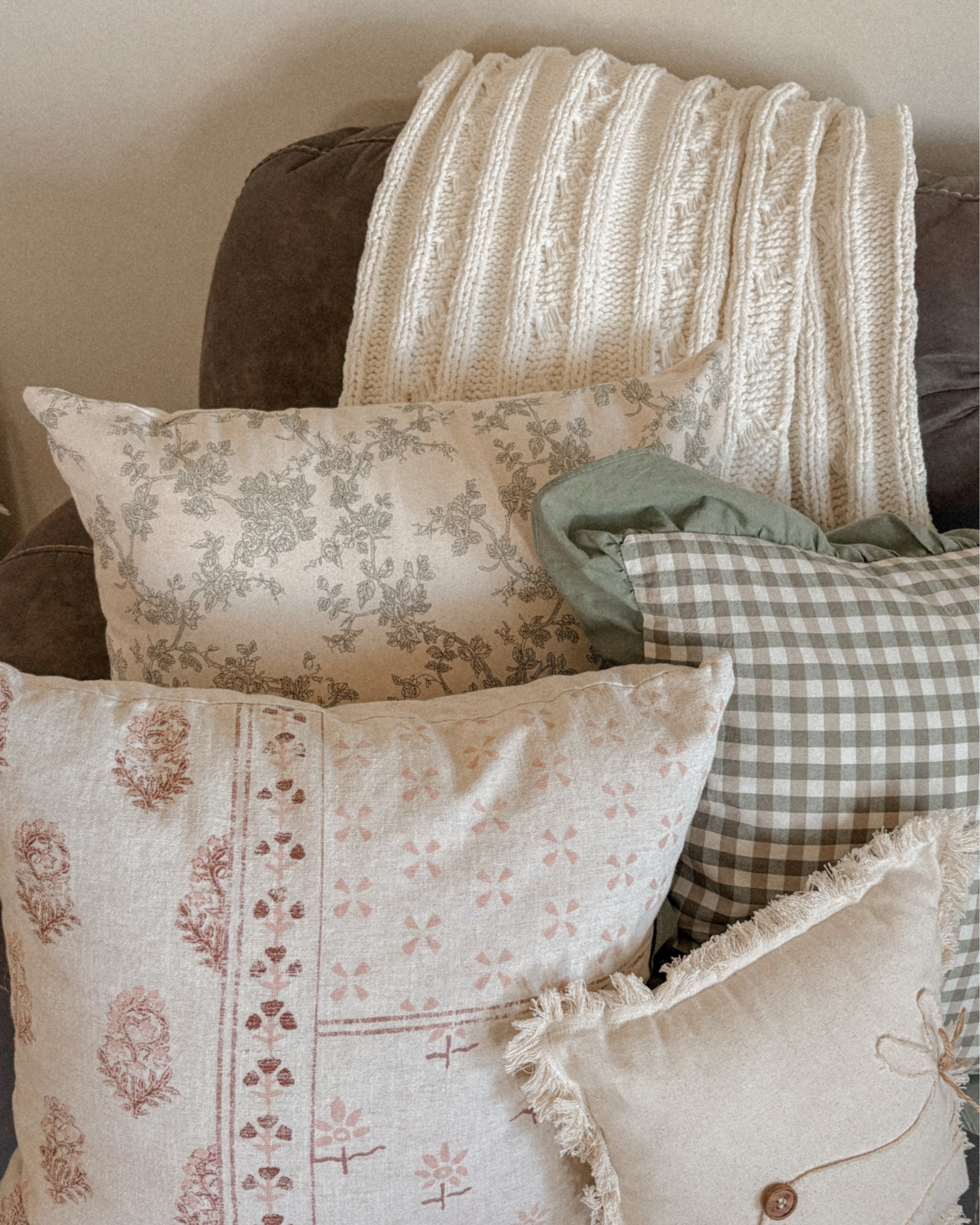 Prettiest new cream and floral pillow covers! 

#LTKdayinmylife #LTKHome #LTKmomlife