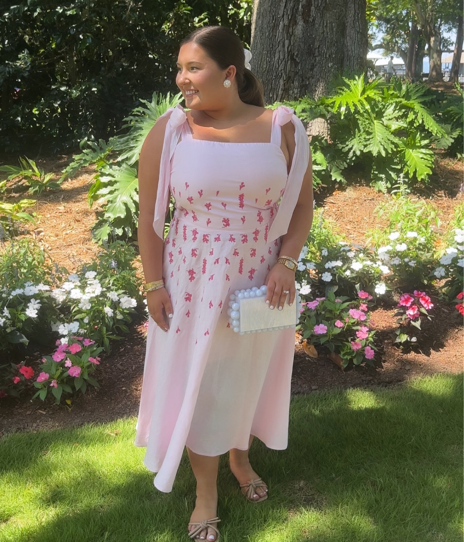 Bridesmaids luncheon look! 🤍 

@fanmmon @dsw @amazon 

#bridallooks #fashionfinds #influencer #brideoutfit #luncheon #fashion #summerstyle

#LTKWedding #LTKSummerSales