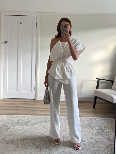 HEN DO OUTFIT INSPIRATION 👰🏼‍♀️ 
Size 8 in the H&M bow top
Size 10 in the warehouse white wide leg trousers
Simmi London white heels
By Far silver ‘Fran’ bag, no longer available so similar linked
Monica Vinader x Kate Young earrings. EMILYBVALENTINES25 for 25% off


Hen party outfit
White outfit
Hen do look

#LTKeurope #LTKstyletip #LTKwedding