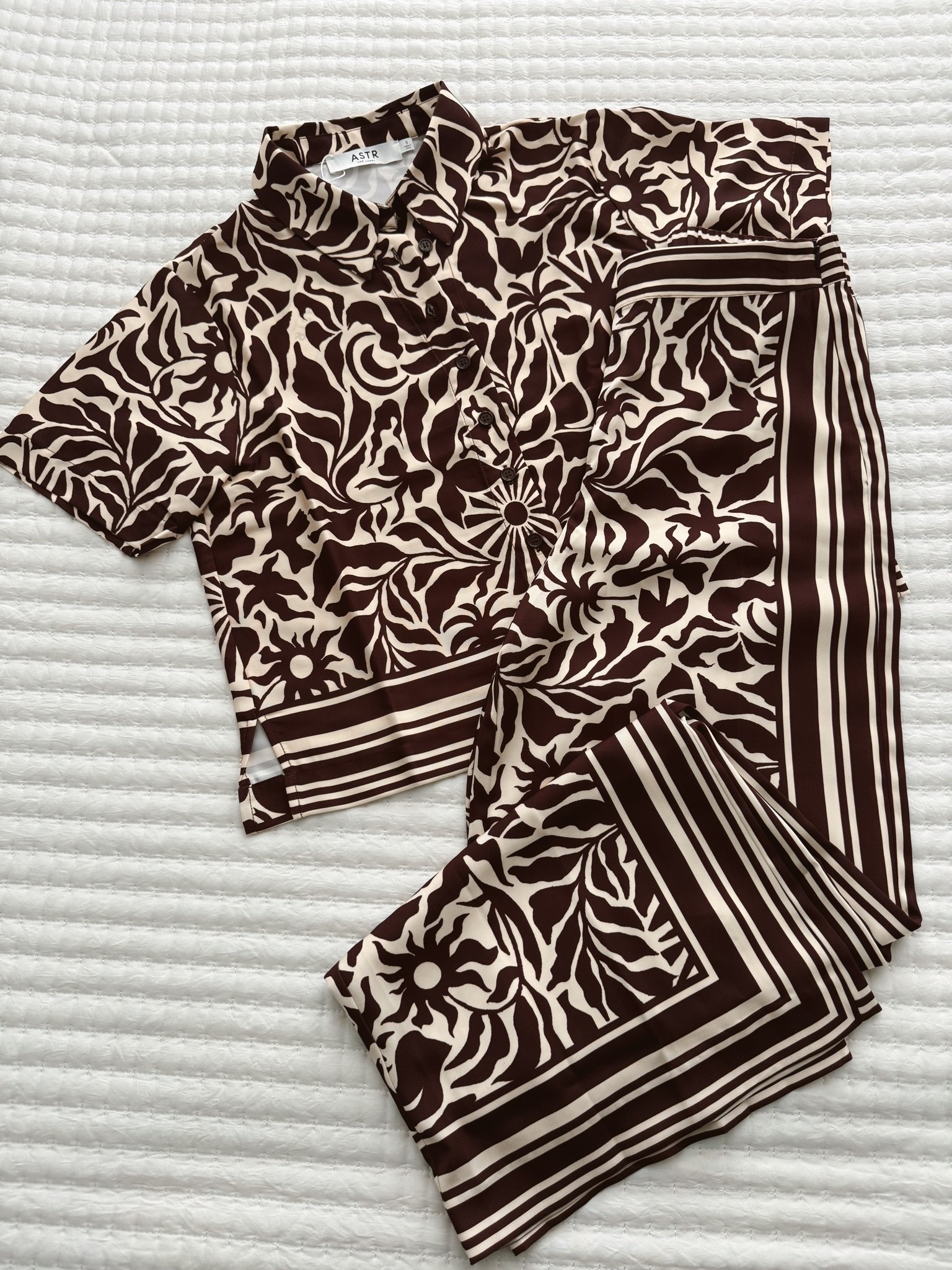 Stunning cover up from 
@ASTR the Label #ad 

I’ll be wearing this to the beach & pool

#LTKdayinmylife #LTKgrwm #LTKootd