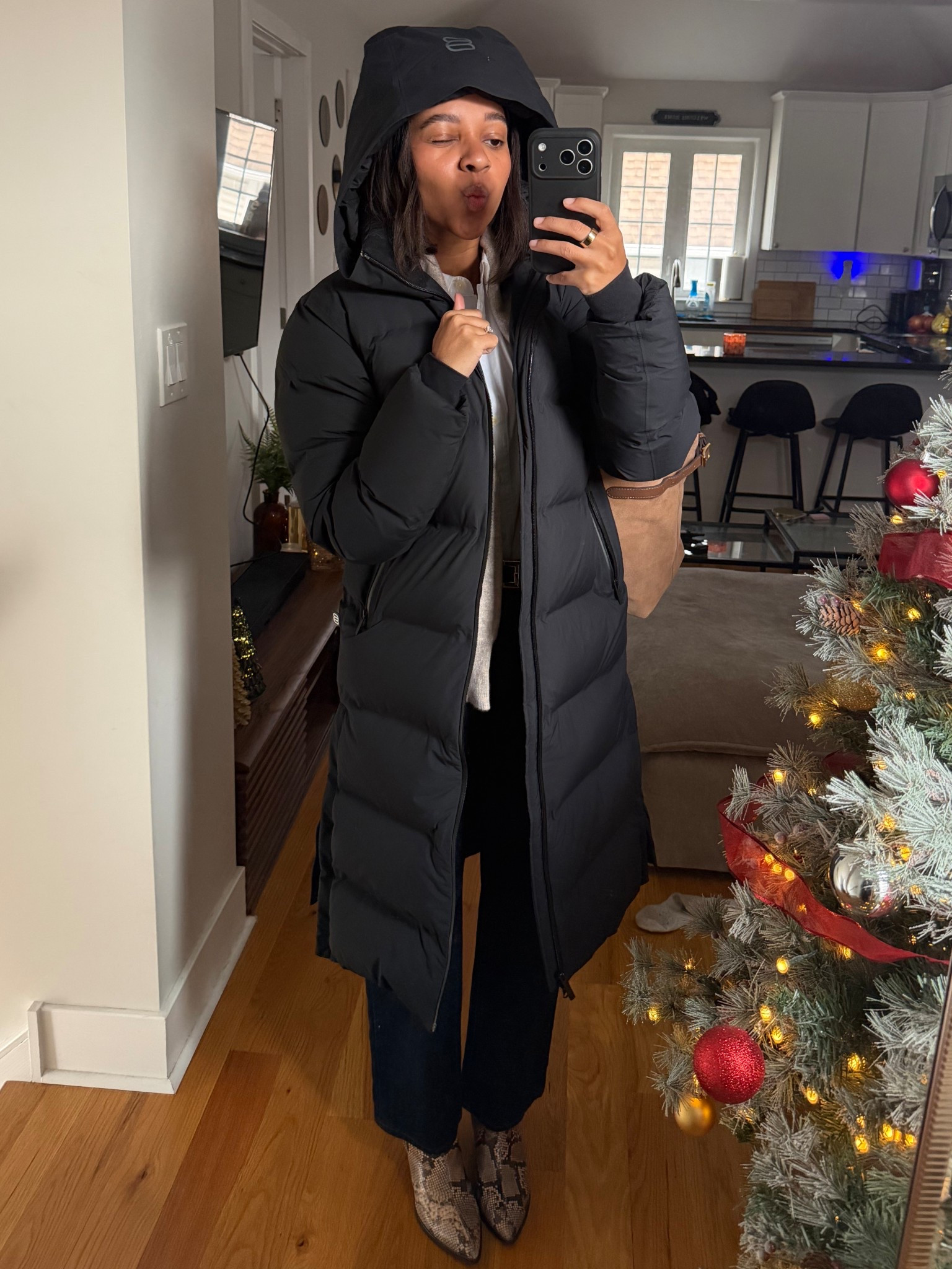 Aritzia super puff, jacket, puffer jacket, waterproof jacket 