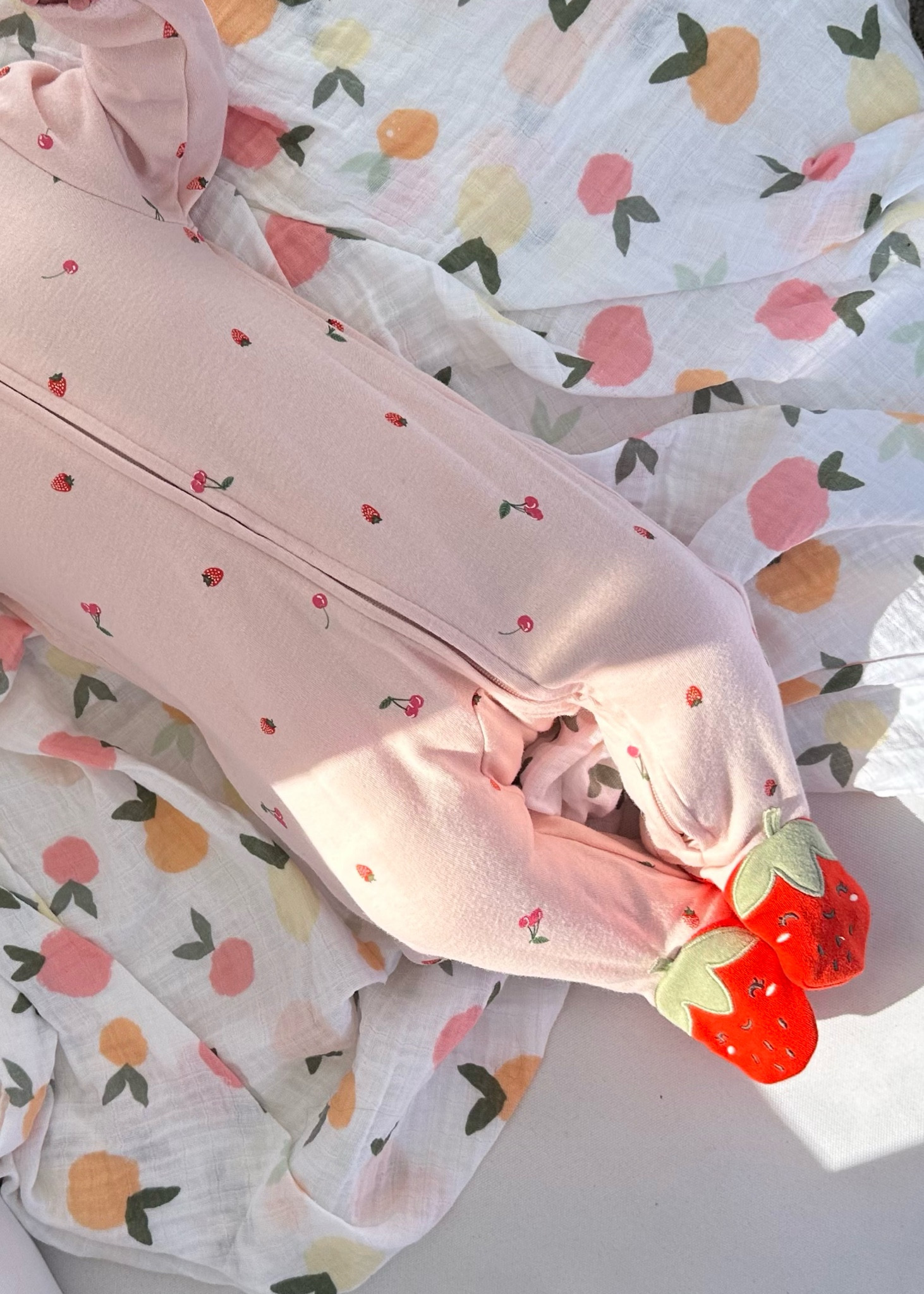 the cutest onesie I’ve ever seen for baby girl! And on sale for only $9 right now! 

Baby, Oshkosh, pajamas, onesie 

#LTKsalealert #LTKSpringSale #LTKbaby