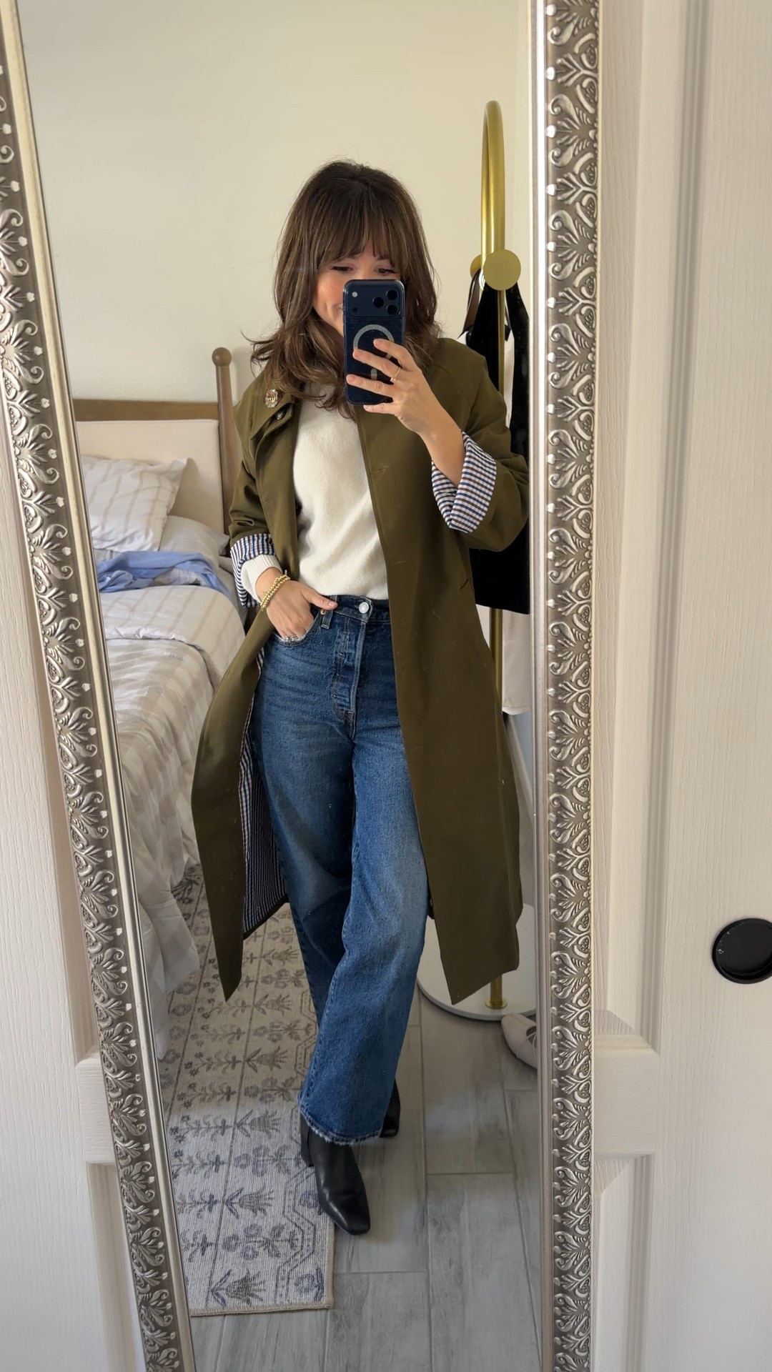 A classic trench that instantly elevates a simple jeans-and-boots outfit.
The fit works well on a 5’2 frame and layers easily for everyday wear.
One of those pieces you’ll reach for on repeat.

Comment SHOP below to receive a DM with the link to this post on my LTK ⬇ https://liketk.it/5GEy3 #ltkootd #ltkpetite

#LTKHoliday #LTKPetite #LTKSeasonal