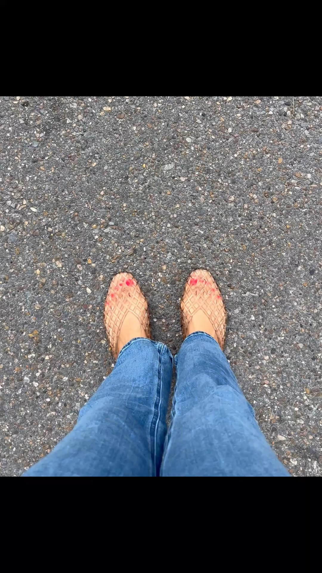 Most worn shoes of the summer! I can’t stop wearing these because nothing else that I own is as comfortable. I wear them to work, to run errands…I mean I wear them for everything. I never would have thought thought I’d say that about jellies!

#LTKootd #LTKmomlife #LTKWorkwear