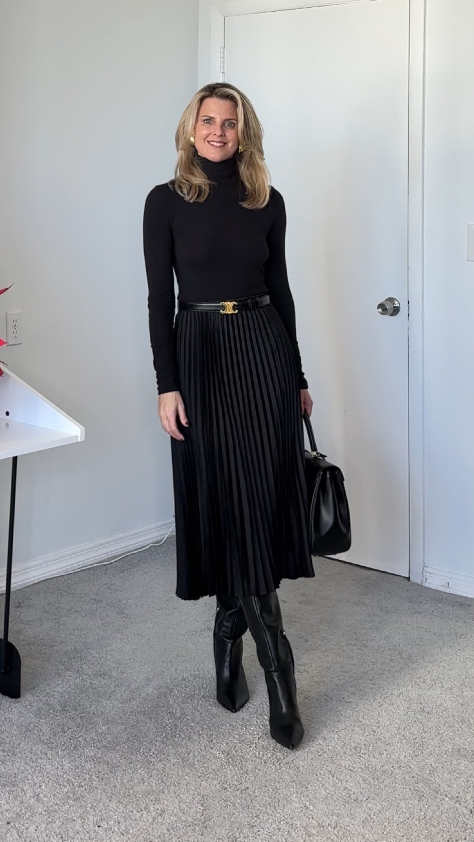 
The boots run large.   I'm typically a 7-7.5,  in this pair of boots the 7 is the correct size.      They come in both narrow and regular calve sizes.  Im wearing the narrow.   

#LTKparties #LTKshoecrush #LTKSeasonal