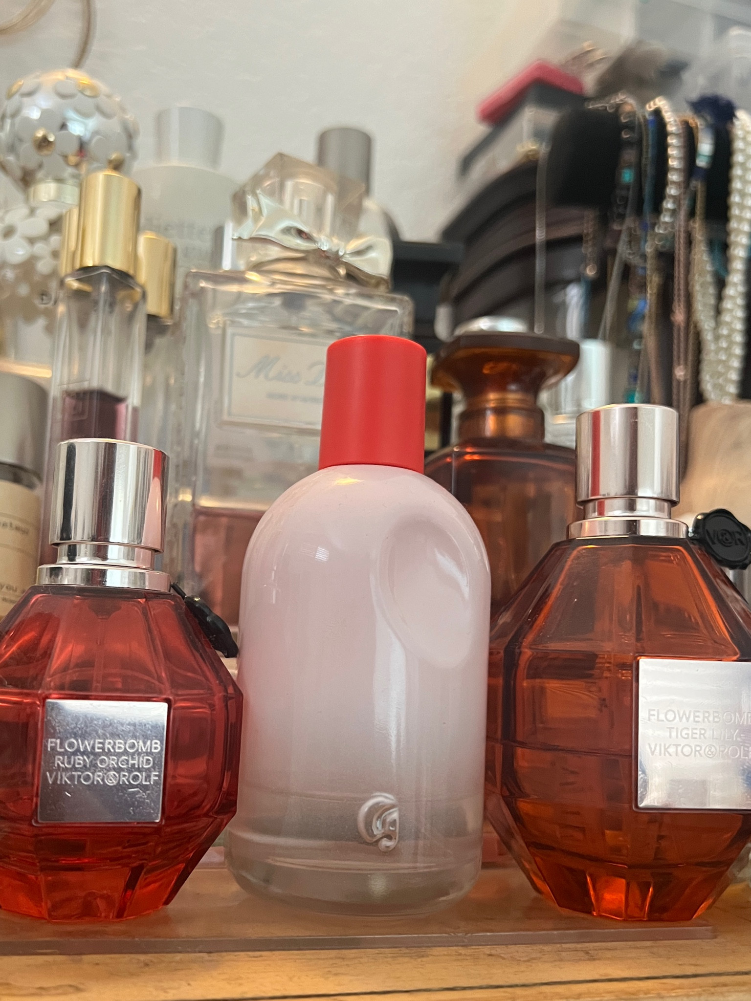 Some fragrances I’m reaching for frequently! I think the New Year is perfect to find your new signature scent 🙂‍↕️ Have you tried Glossier or any FlowerBomb perfumes yet? #fragrance #scentoftheday #perfumecollection #perfumes

#LTKBeauty #LTKFindsUnder100