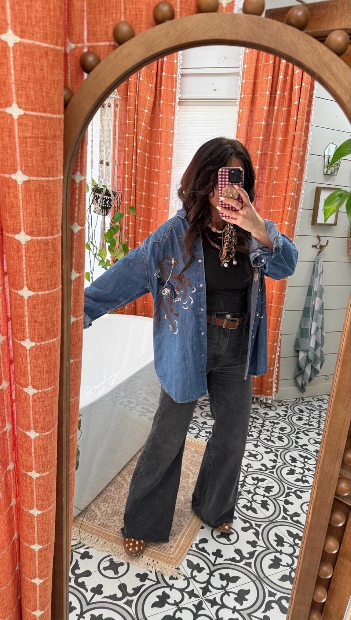 One of my favorite looks for fall! 
@levi  jeans fit my petite self the best! Have you tried them?

#LTKootd #LTKU #LTKPetite