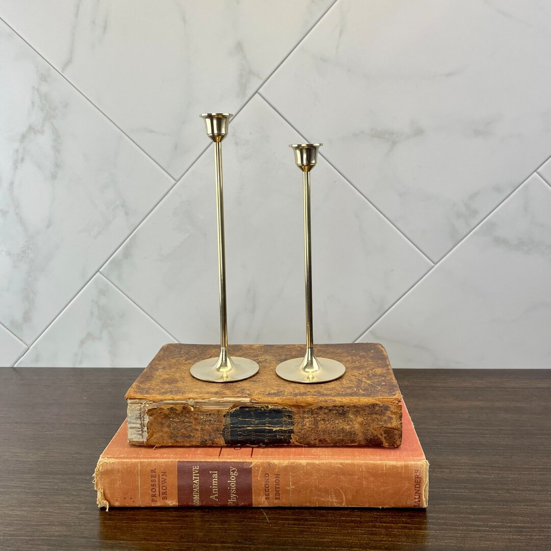 Set of 2 Vintage Brass Candlesticks, Sleek Minimalist Candle Holders, 8 and 9 - Etsy | Etsy (US)