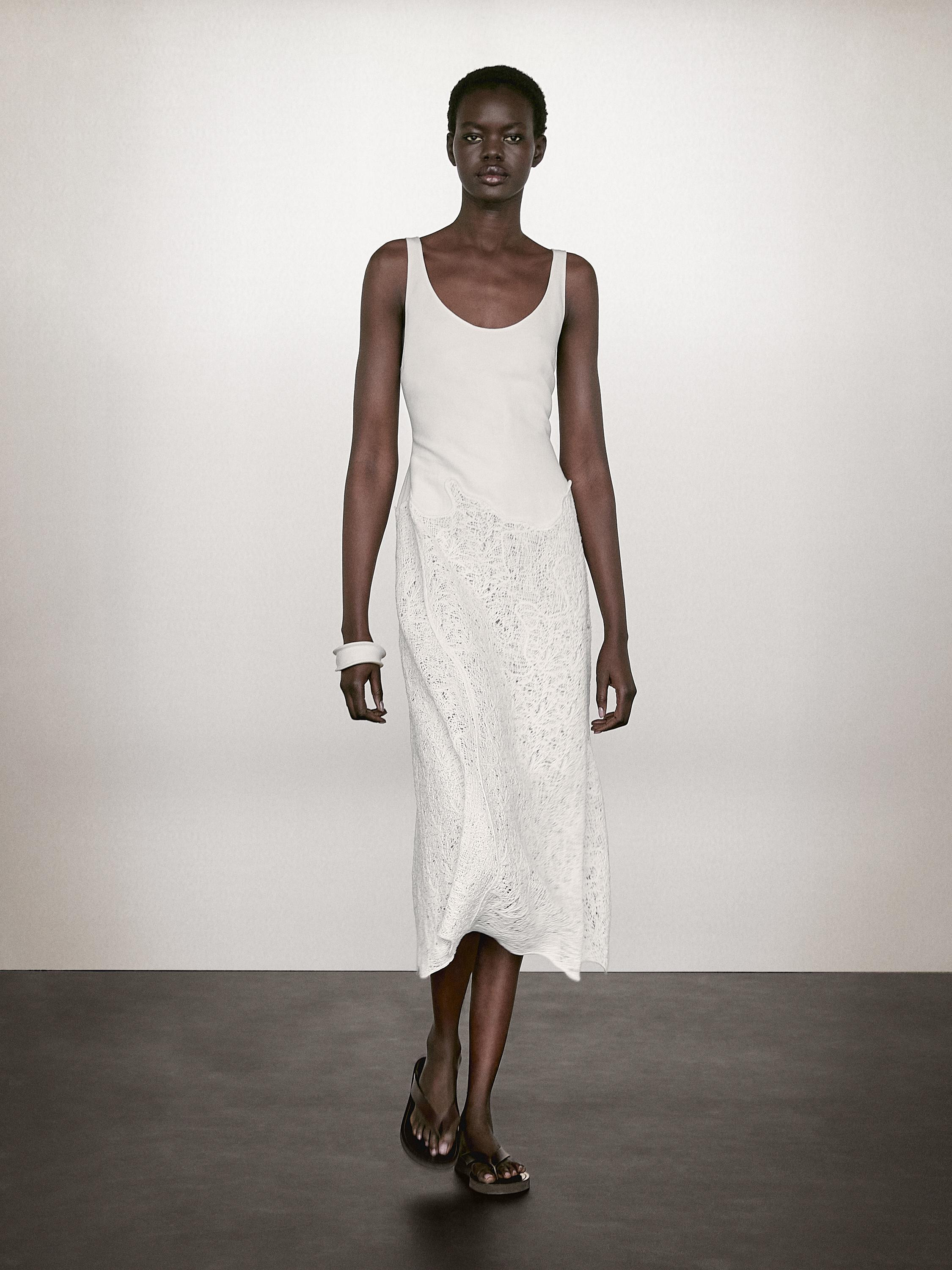 Weitschwingendes Midikleid aus Baumwollmischgewebe | Massimo Dutti DE