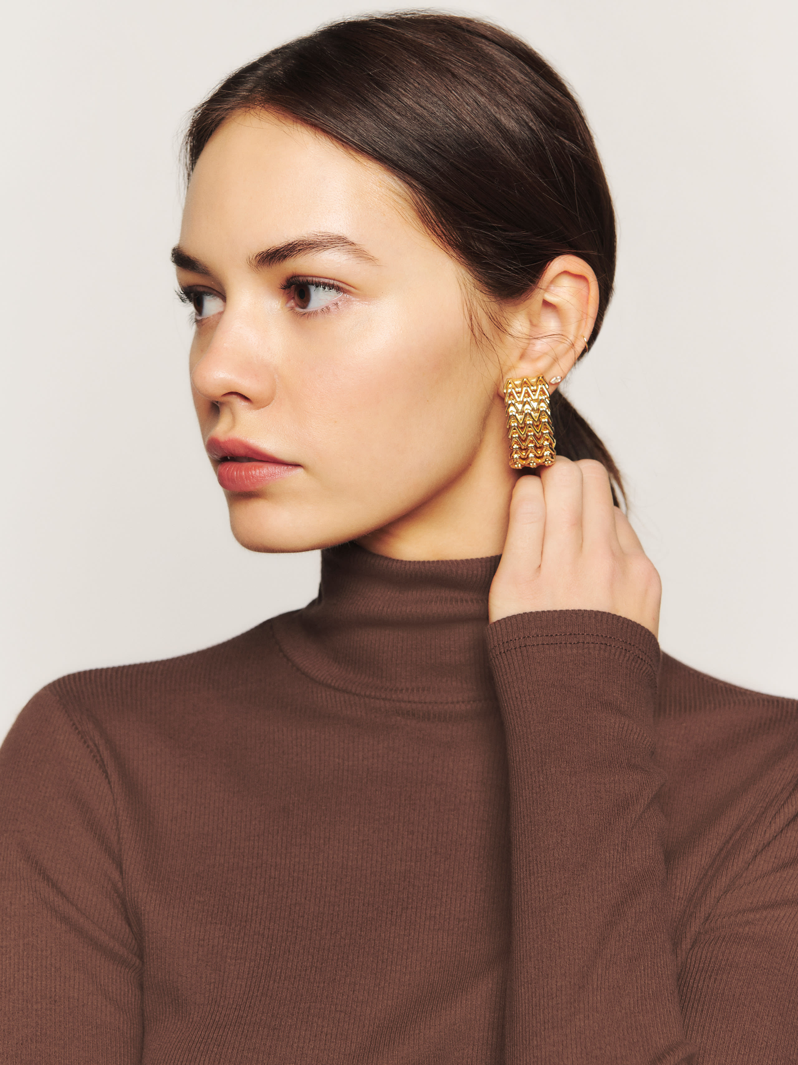 Davy Cropped Ribbed Turtleneck Tee | Reformation (Global)