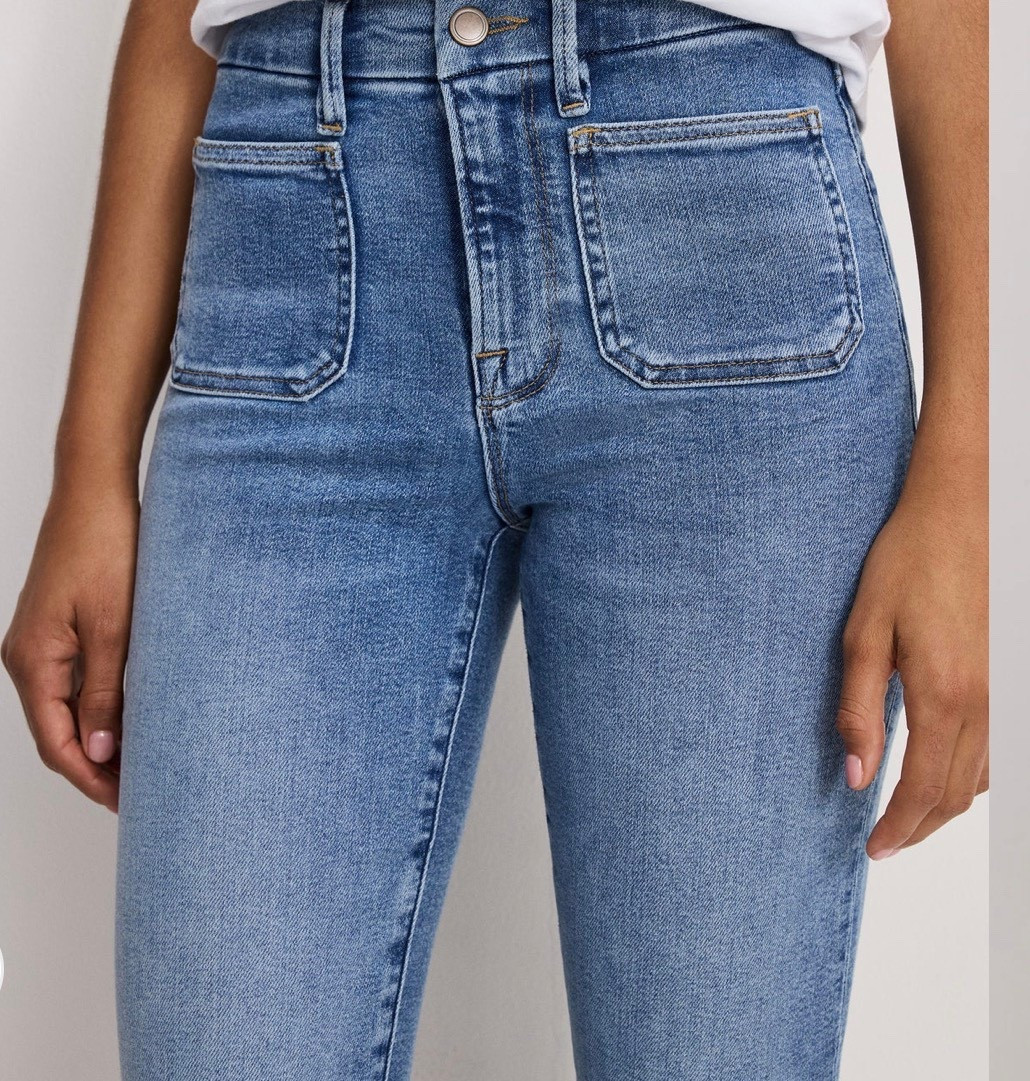 Good American good flare Jean patch pocket
Good American | flare leg jeans | women’s jeans | Hollietadams 

#LTKPetite #LTKdayinmylife #LTKmomlife