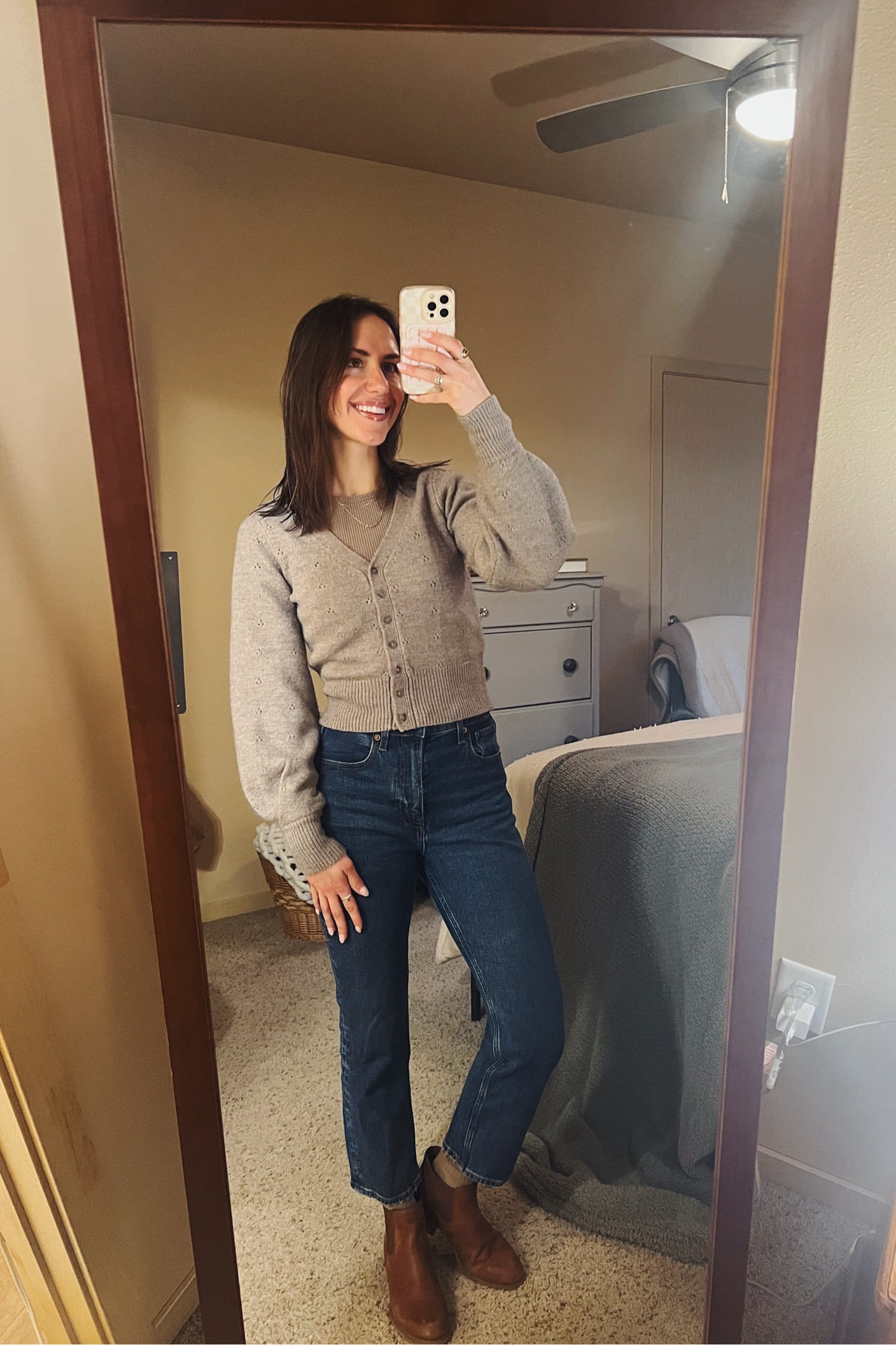 Love this Abercrombie Cardigan. It’s old, but linked ones similar! 🤎

#LTKStyleTip #LTKWorkwear #LTKSeasonal