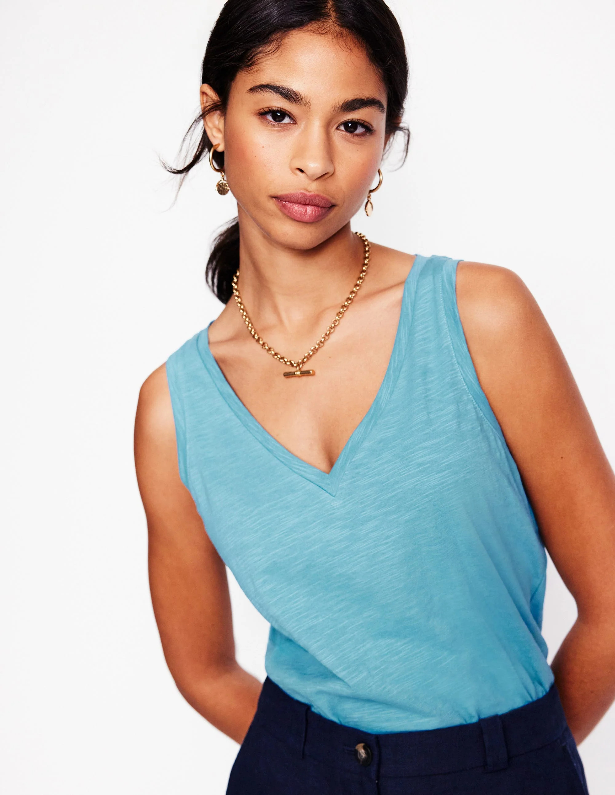 Regular V-Neck Slub Vest-Duck Egg Blue | Boden UK