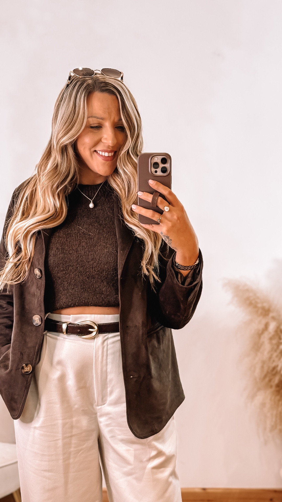 Faux suede, dreamy knits + a touch of brown 🤎— basically my dream neutral combo right now. I’m all about those effortless layers that still look pulled together. The kind of outfit that works for coffee runs, meetings and a quick lunch date 👌🏼”

Would you wear this look? 👇🏼

#OOTD #StyleOver30 #NeutralStyle


#LTKuk #LTKautumn #LTKwinter