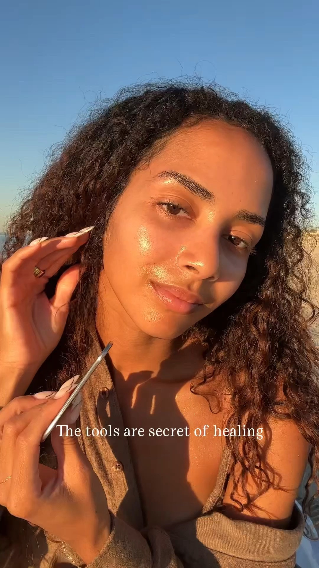Lately I’ve been romanticizing my mornings a little more 🌅Fresh ocean air, gentle skincare, and a moment to just exist before the world asks anything of me.
Full collection linked below 🤍

#LTKselfcare #LTKBeauty #LTKmorningroutine