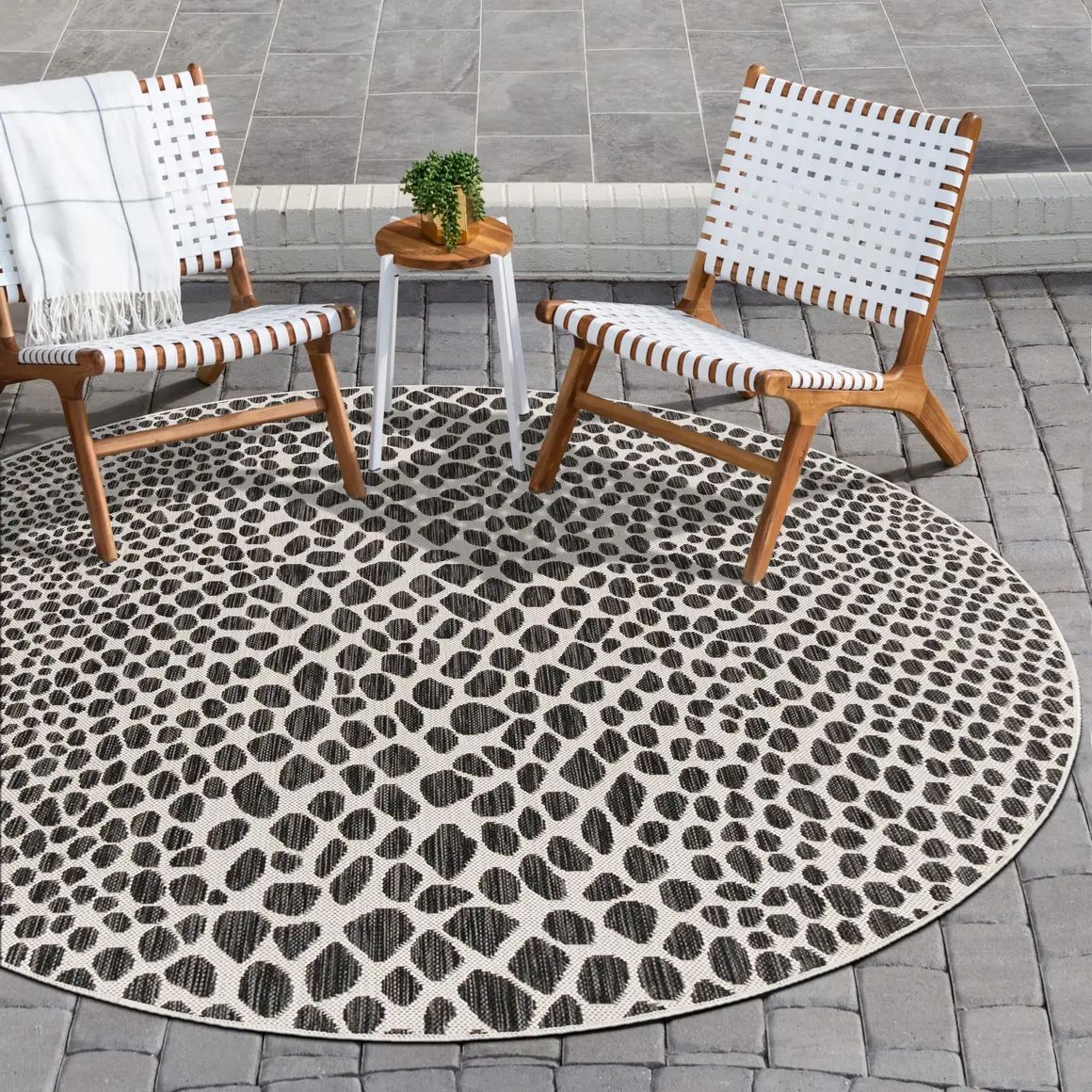 6' 7 x 6' 7 Jill Zarin Outdoor Round Rug | Rugs.com