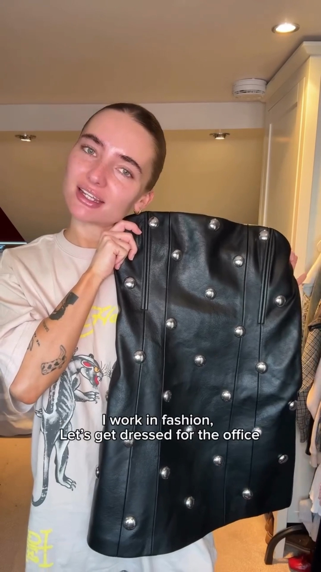 Ep 45 | trying to squeeze all the beautiful dresses in before the new year #chattygrwm #grwm #getreadywithme #workinginfashion #workoutfits @edhardyeurope @mango @zara @urbanoutfitterseu @asos @d.louise