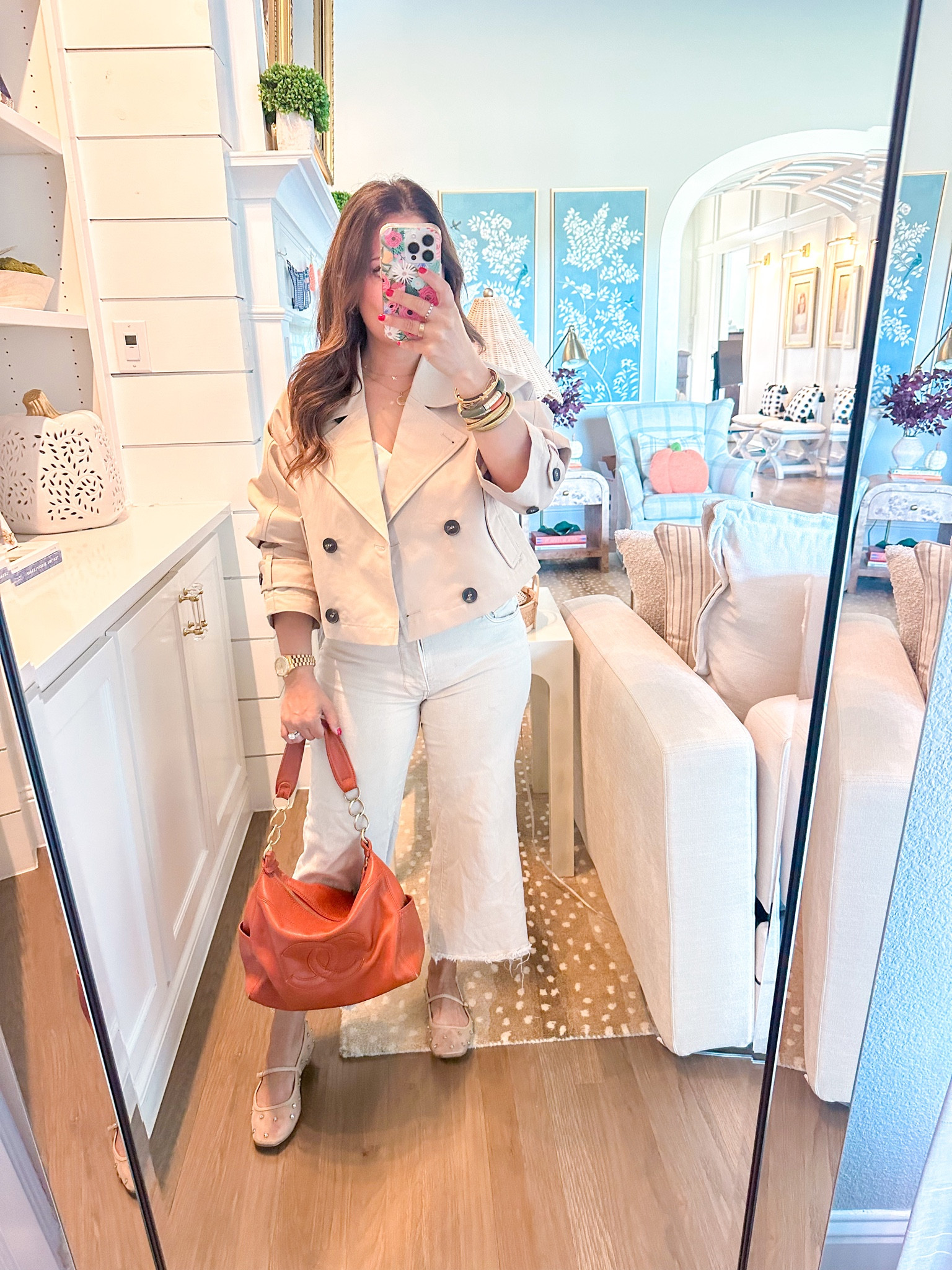 Finally Fall 

Loveeeeee this cropped trench from Zara 