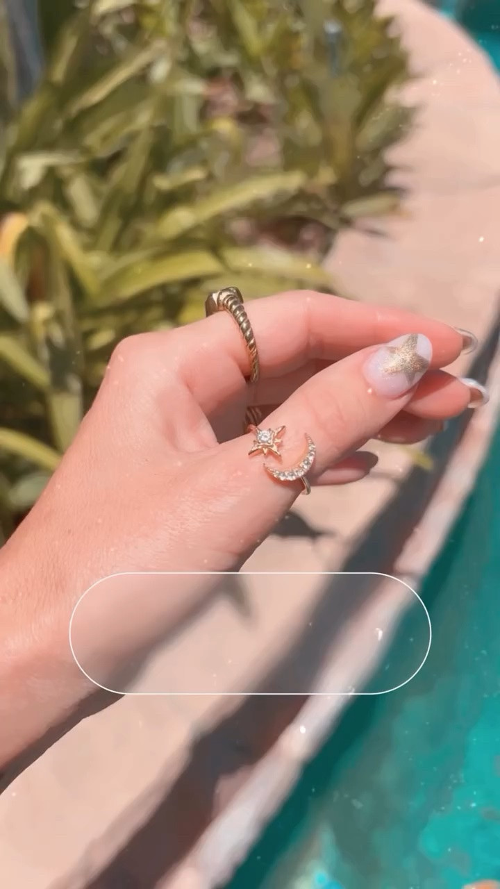 Currently into: My most worn rings . 💍✨

I’ve always believed that jewelry tells a story, and rings have become one of my favorite forms of self-expression. They’re the one accessory I reach for every single day. 🤍
I bet you can’t tell which is Amazon and which is free people? 😉