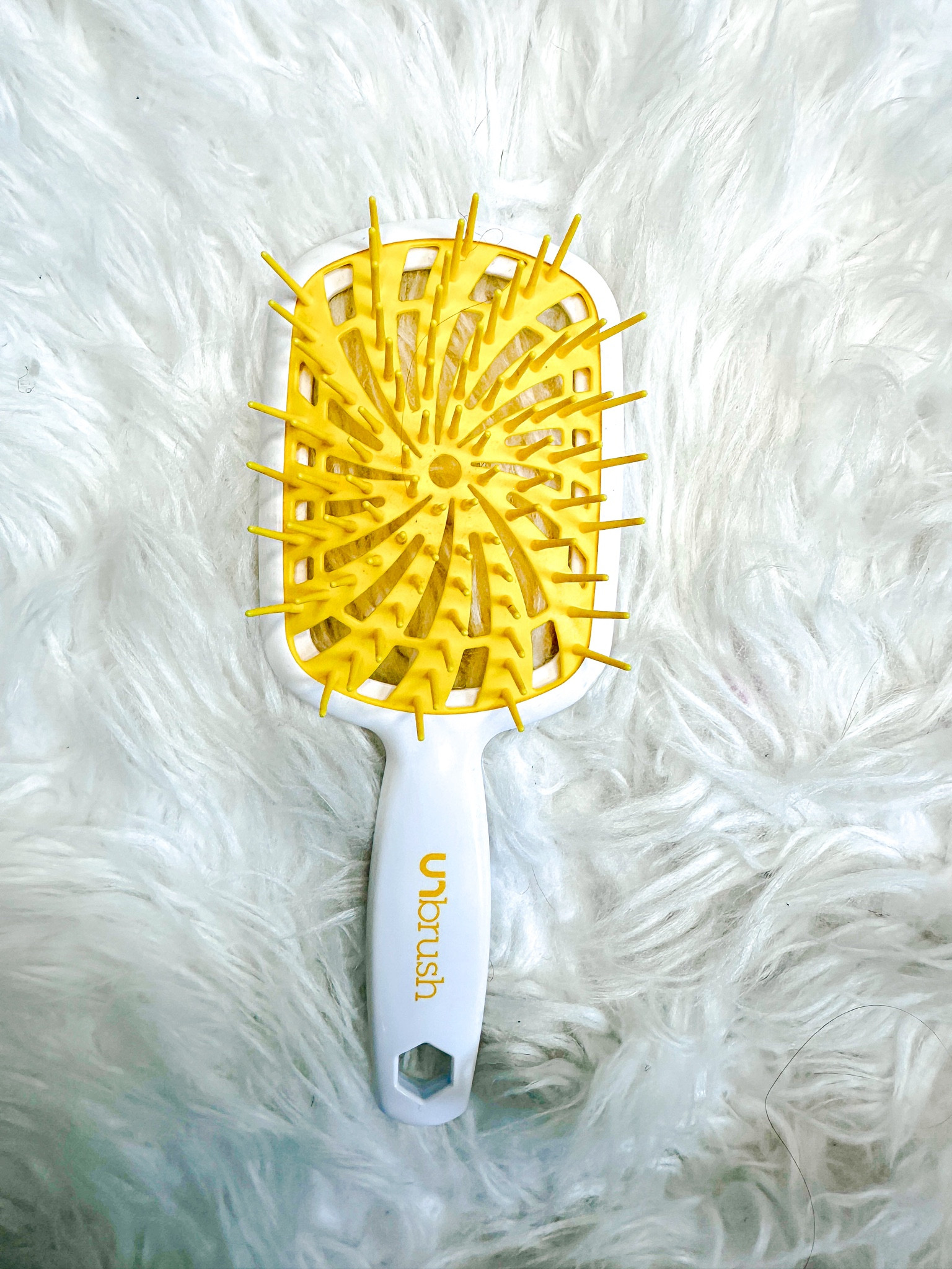 The unbrush is WORTH the hype!!!!! I’m on a journey to save my hair and this has saved my hair from ripping it when brushing. Game changer!!!!! 


#hair #brushes #worthit #unbrush #amazon 