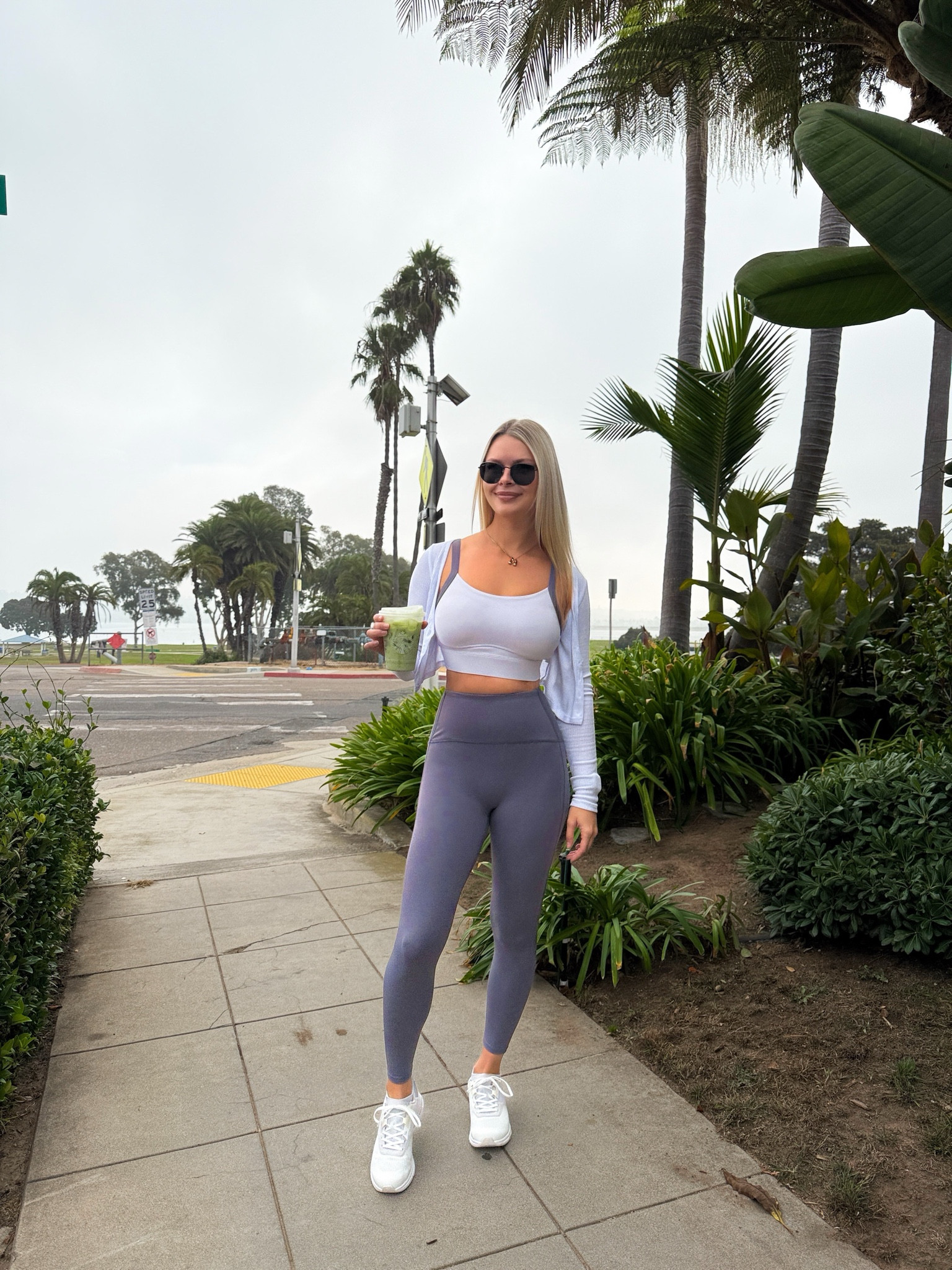 Berlook 🤍 Code: MQ gets you 20% off 🤸🏼‍♀️

#LTKActive #LTKStyleTip #LTKFitness