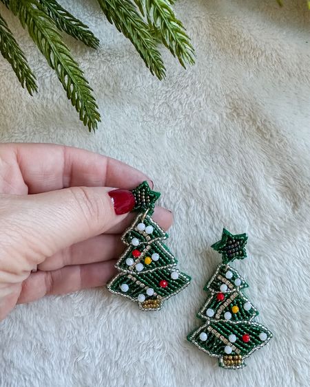 Amazon Christmas Earrings

Jewelry | Christmas tree earrings | holiday outfits | holiday looks 

#LTKHoliday #LTKstyletip #LTKSeasonal