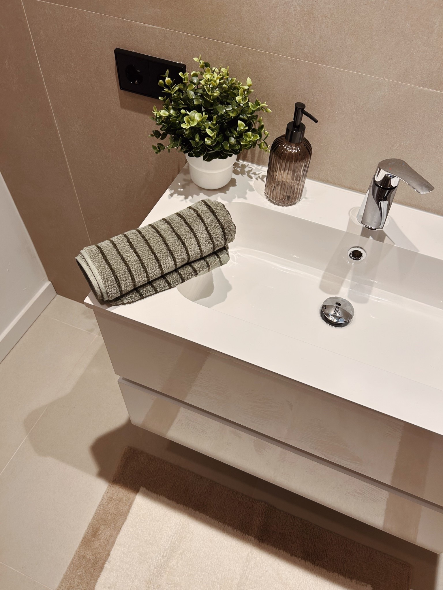 Nuevos accesorios para nuestro baño de invitados 🫧

#LTKhome #LTKfamily #LTKespana